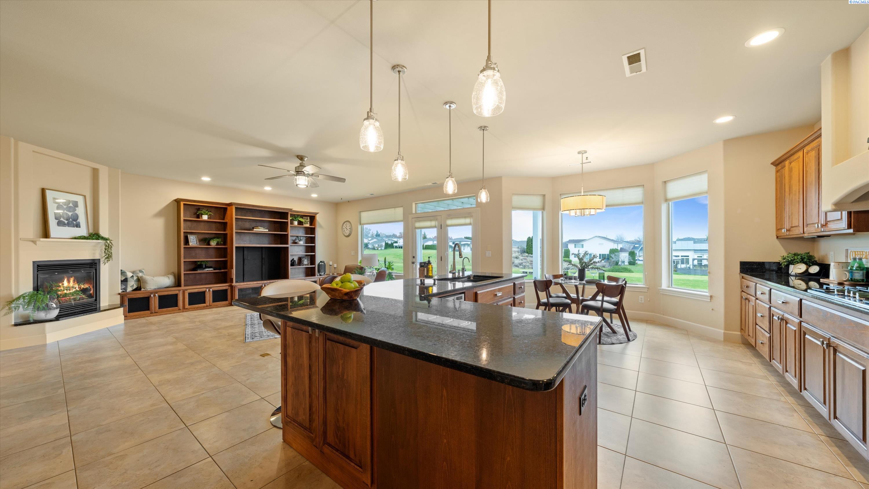 Richland, Washington, 99354, United States, 3 Bedrooms Bedrooms, ,3 BathroomsBathrooms,Residential,For Sale,1997405