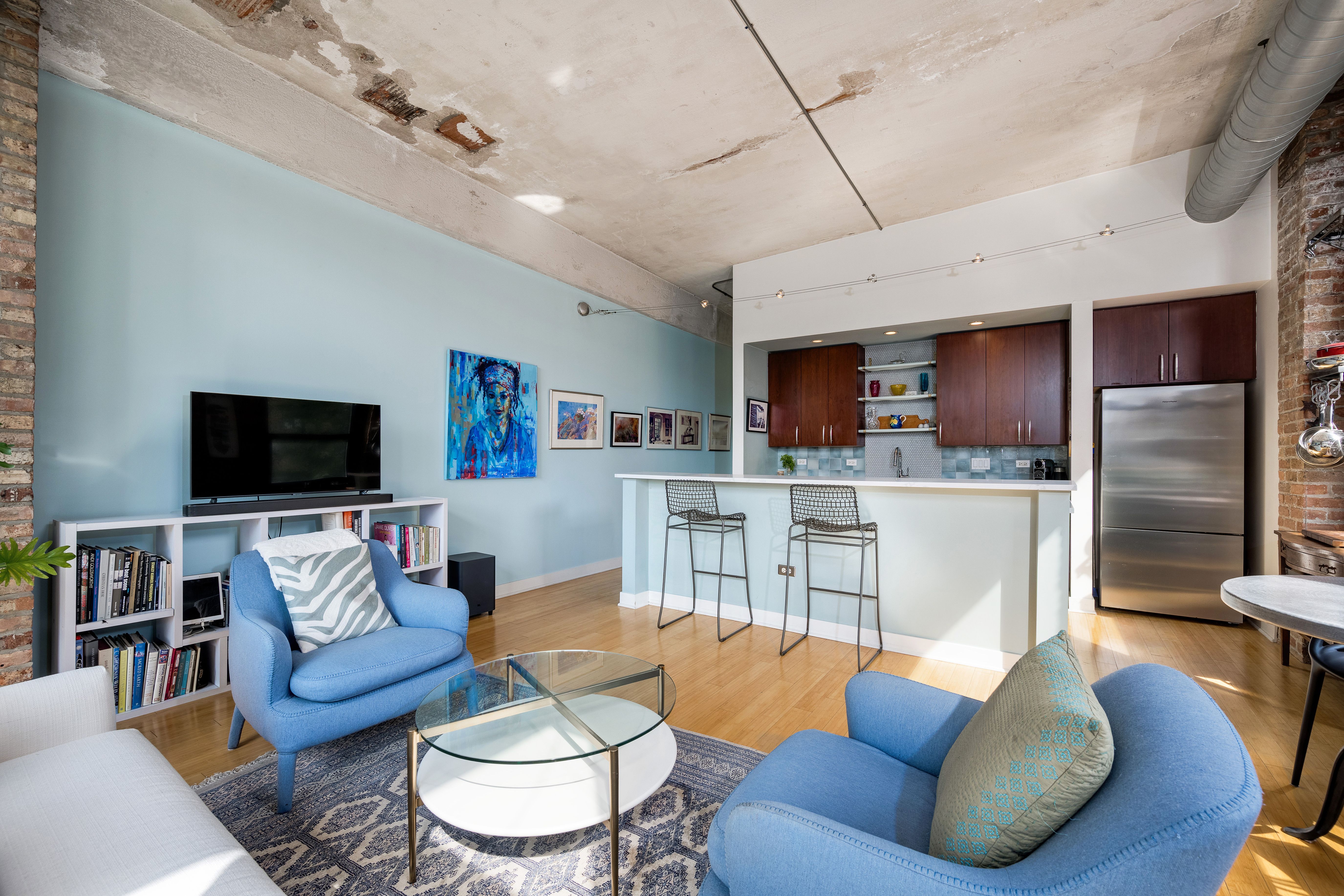  Discover the Charm of this Vibrant Southeast Corner Loft Condo - 物件實景