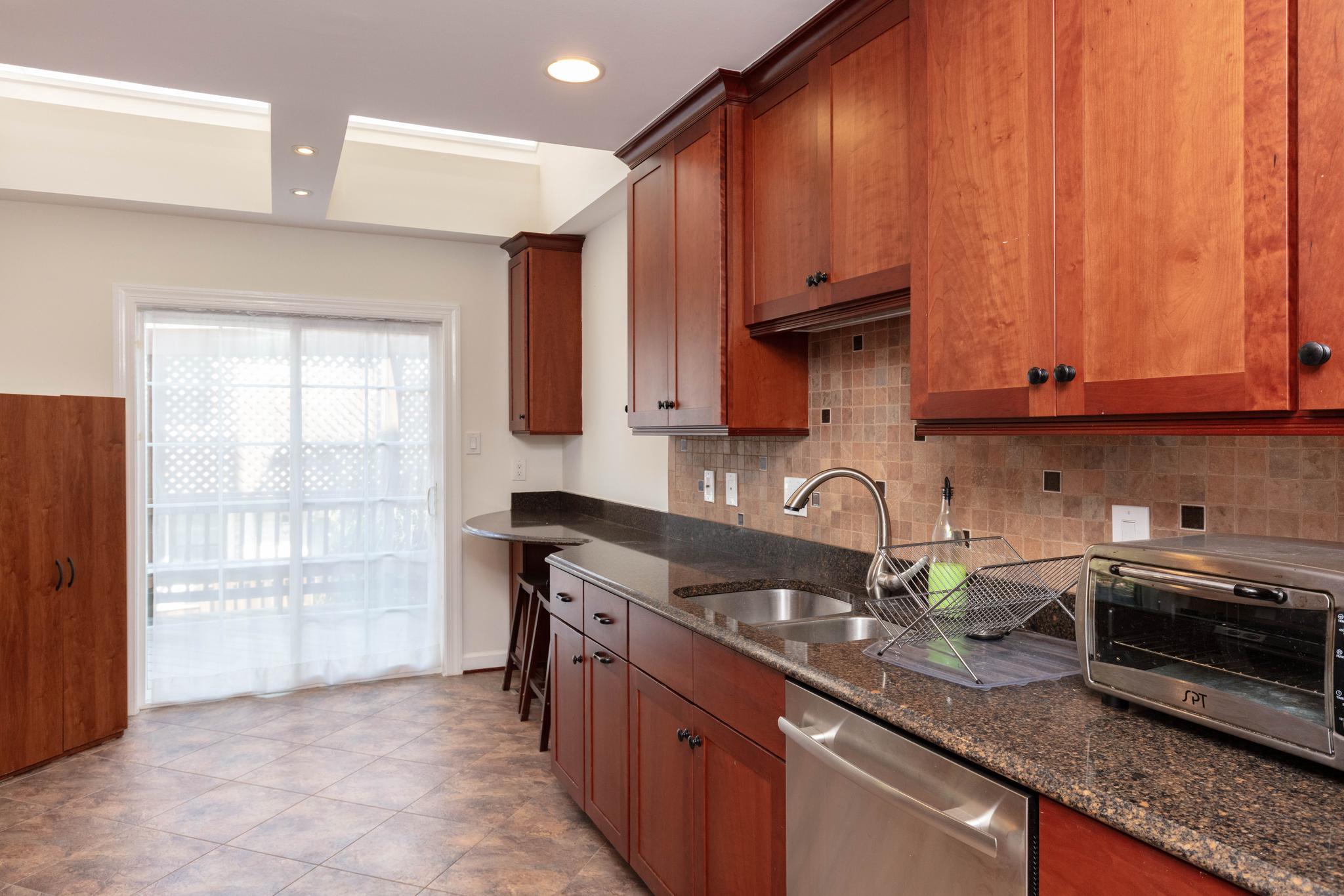  6304 Chaucer View Circle, Alexandria, VA, 22304 - 物件實景