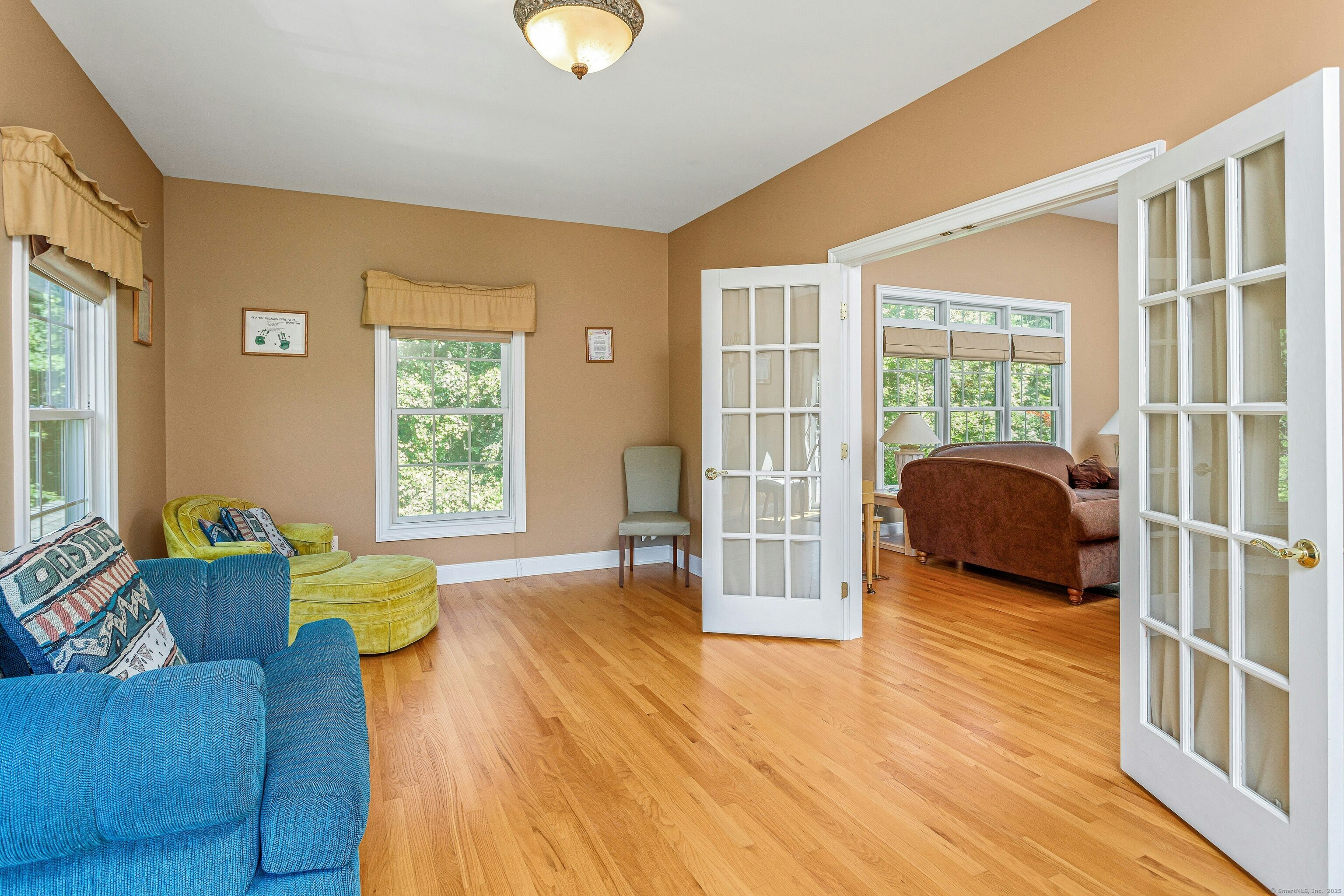 Shelton, Connecticut, 06484, United States, 3 Bedrooms Bedrooms, ,3 BathroomsBathrooms,Residential,For Sale,1875450