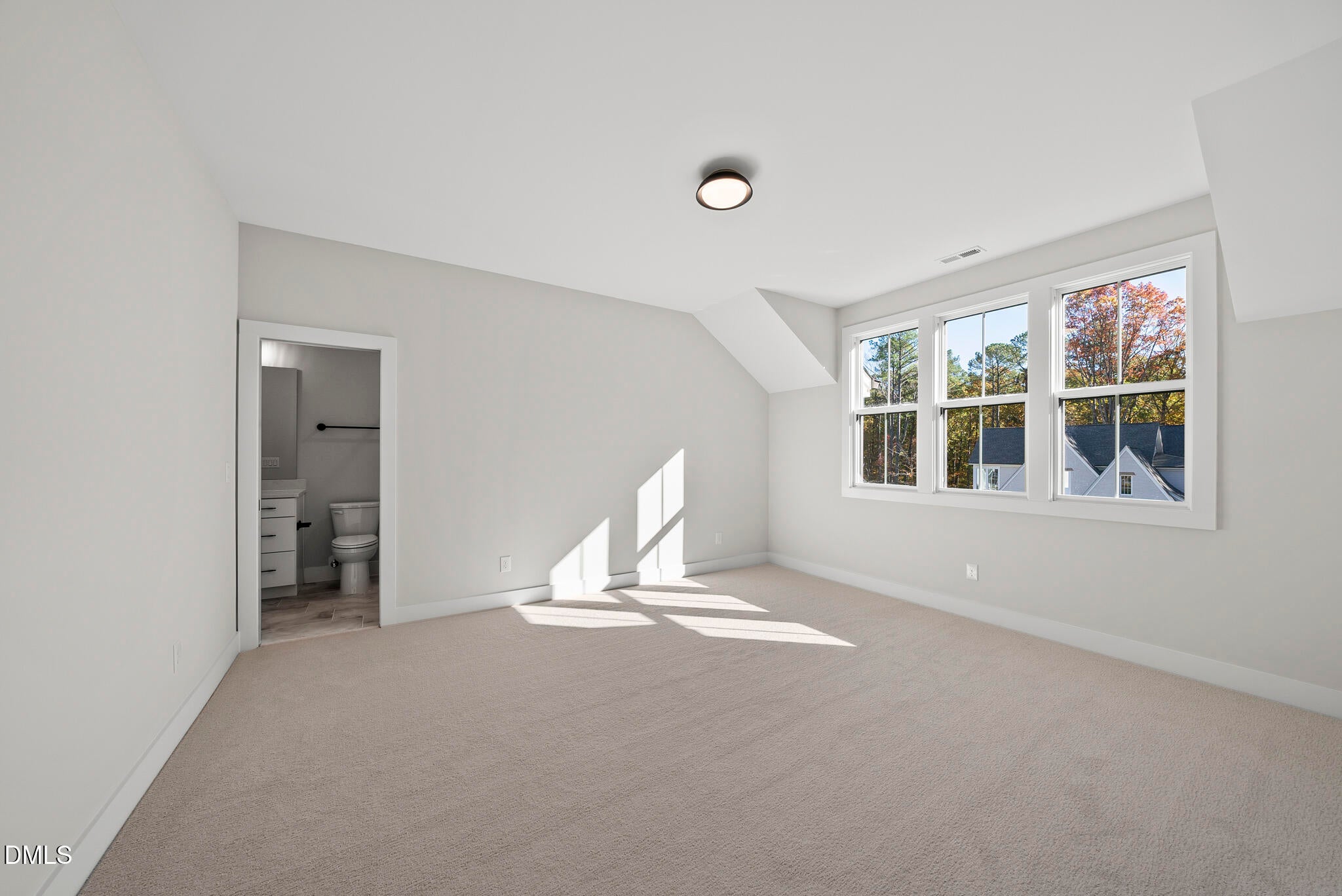 Raleigh, North Carolina, 27613, United States, 4 Bedrooms Bedrooms, ,5 BathroomsBathrooms,Residential,For Sale,1989264