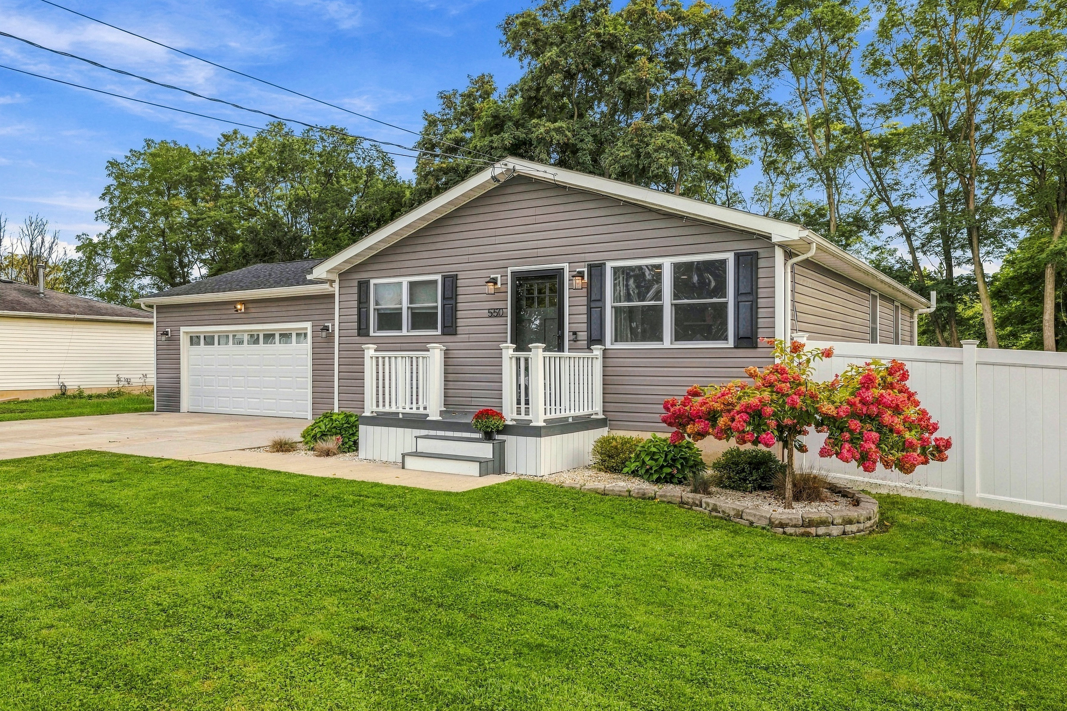 Colt Ave, Lewiston, NY 14092