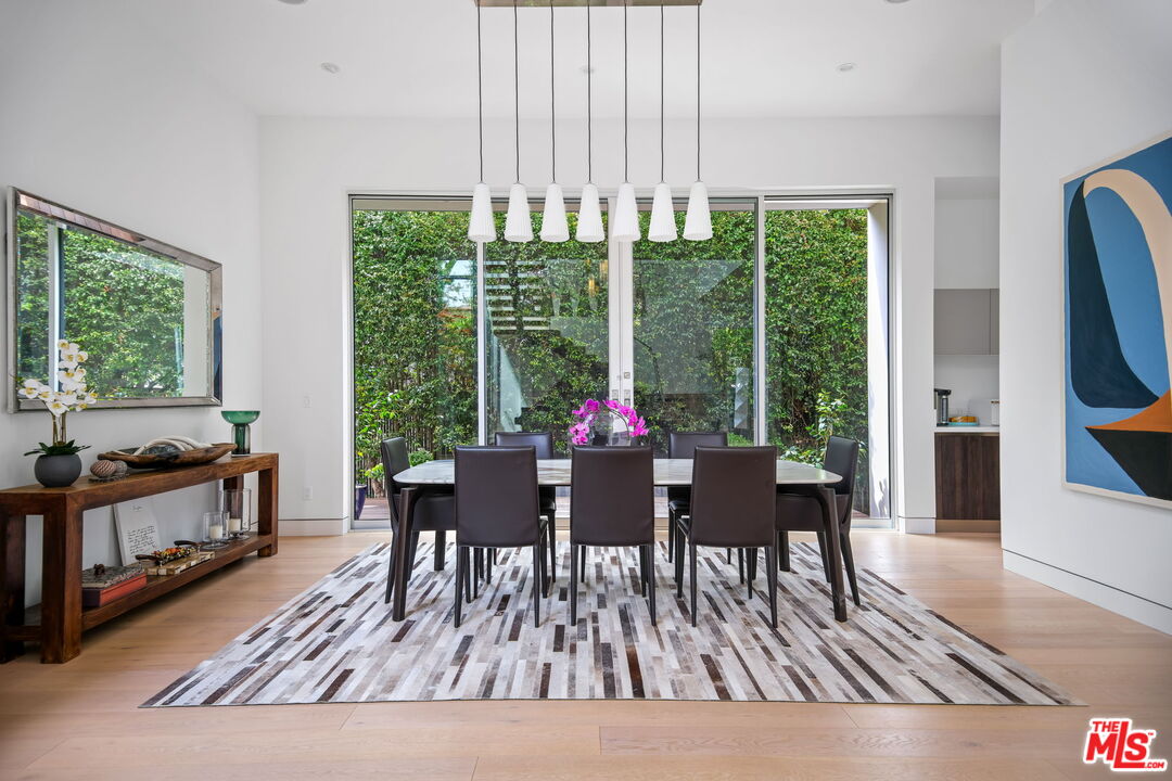 Los Angeles, California, 90046, United States, 5 Bedrooms Bedrooms, ,2 BathroomsBathrooms,Residential,For Sale,1829471