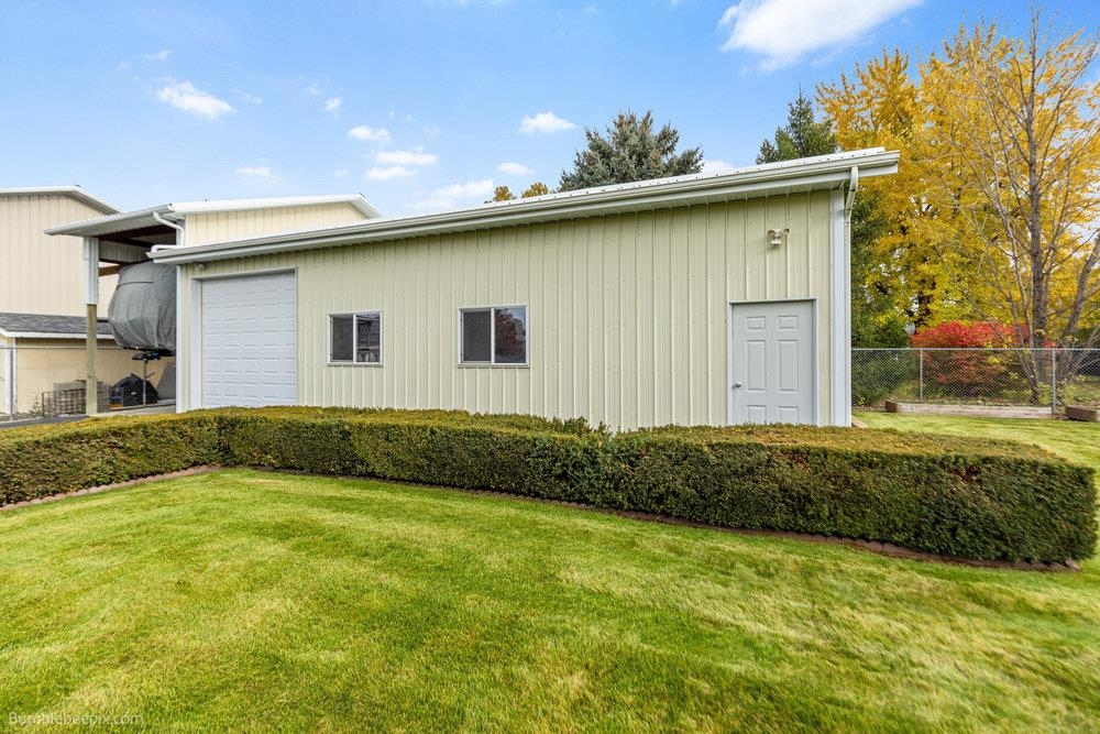 Newman Lake, Washington, 99025, United States, 4 Bedrooms Bedrooms, ,2 BathroomsBathrooms,Residential,For Sale,1987329