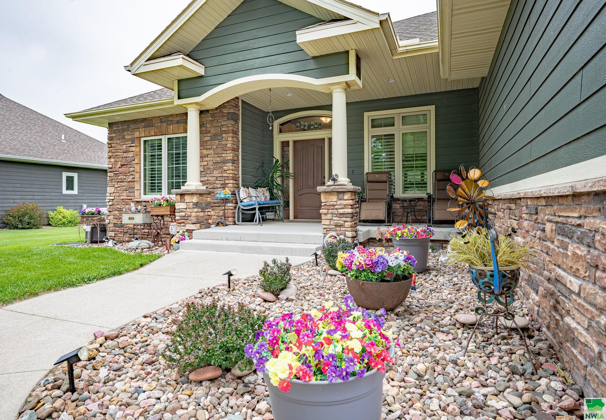 South Sioux City, Nebraska, 68776, United States, 4 Bedrooms Bedrooms, ,3 BathroomsBathrooms,Residential,For Sale,1973748