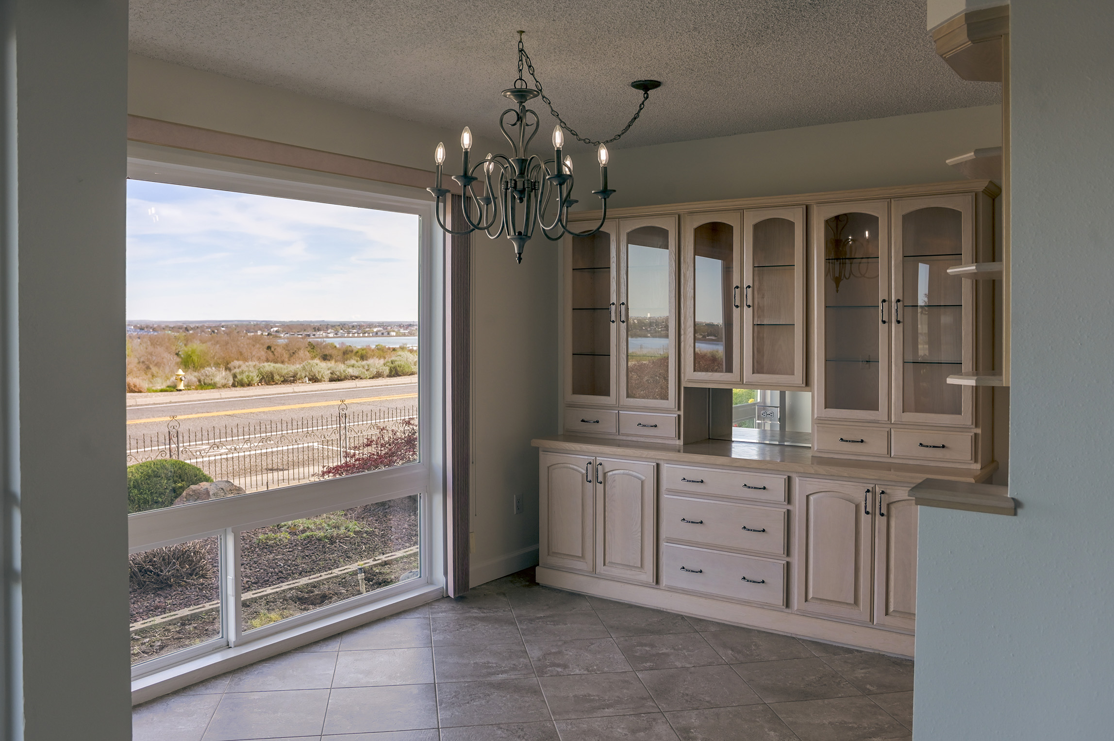  Situated along the Columbia River with breathtaking, one-of-a-kind 180-views - 物件實景