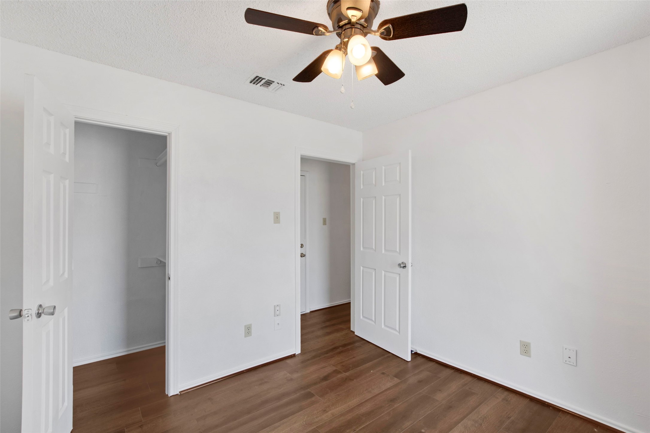 Sachse, Texas, 75048, United States, 6 Bedrooms Bedrooms, ,4 BathroomsBathrooms,Residential,For Sale,1805527