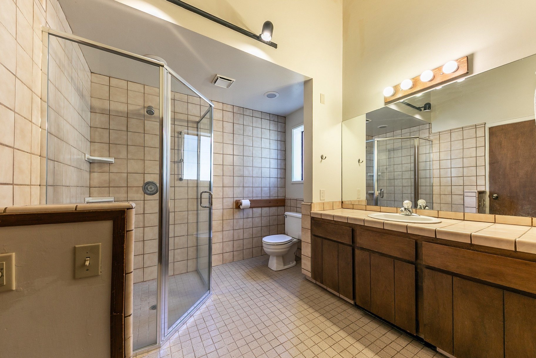  DESIRABLE TAHOE DONNER LOCATION - 物件實景