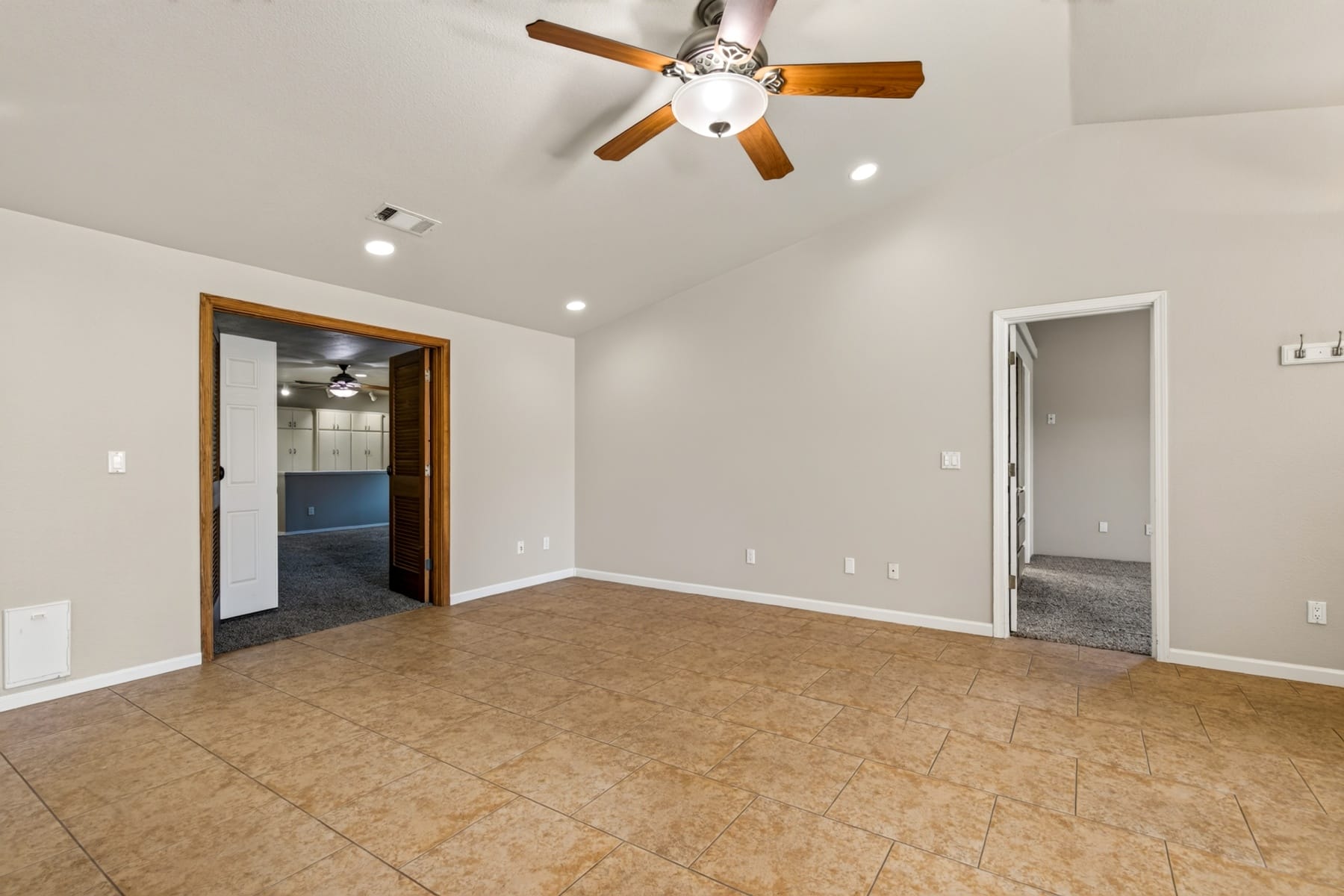  182 Justin Court Central Point, OR 97502 - 物件實景