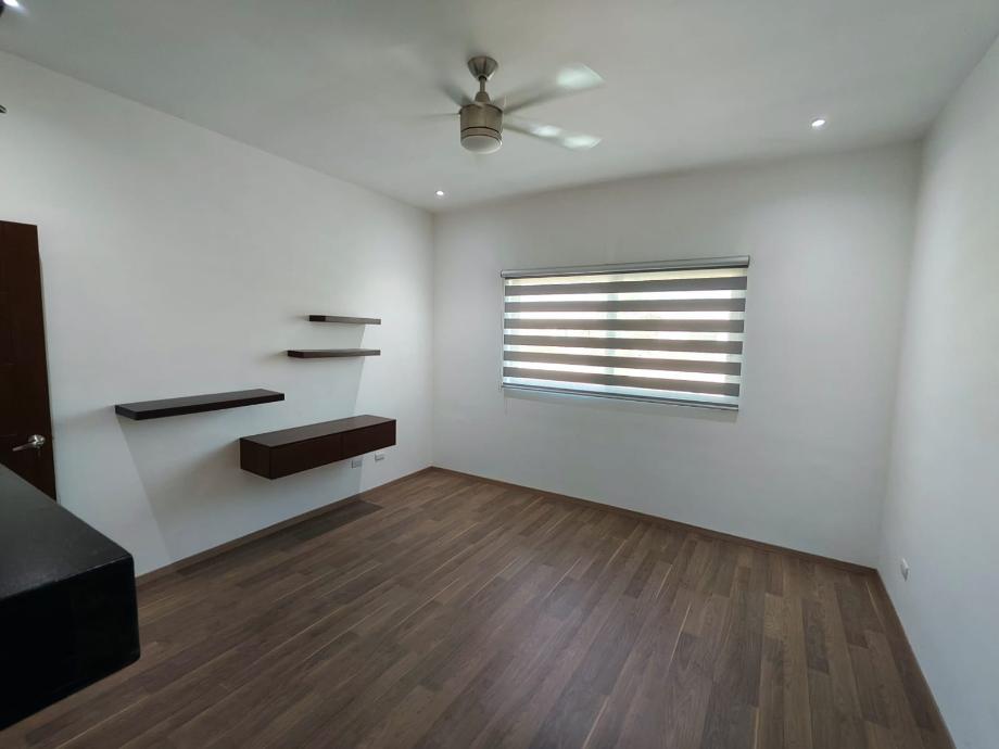 Circuito Primavera, Torreón, Coahuila de Zaragoza, 27018, Mexico, 3 Bedrooms Bedrooms, ,3 BathroomsBathrooms,Residential,For Sale,Circuito Primavera,1620692