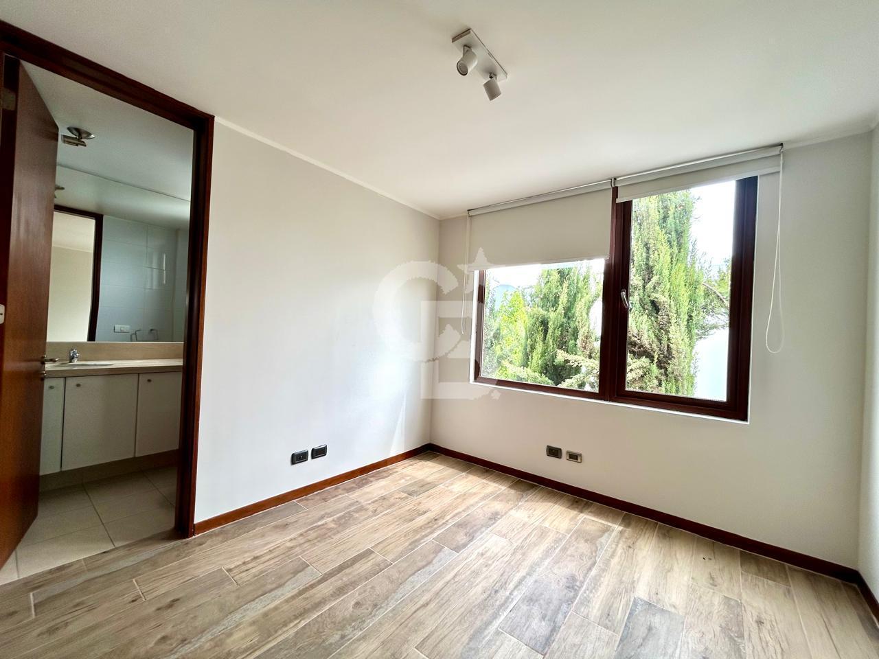 Lo Barnechea, Chile, 6 Bedrooms Bedrooms, ,5 BathroomsBathrooms,Residential,For Sale,1971656