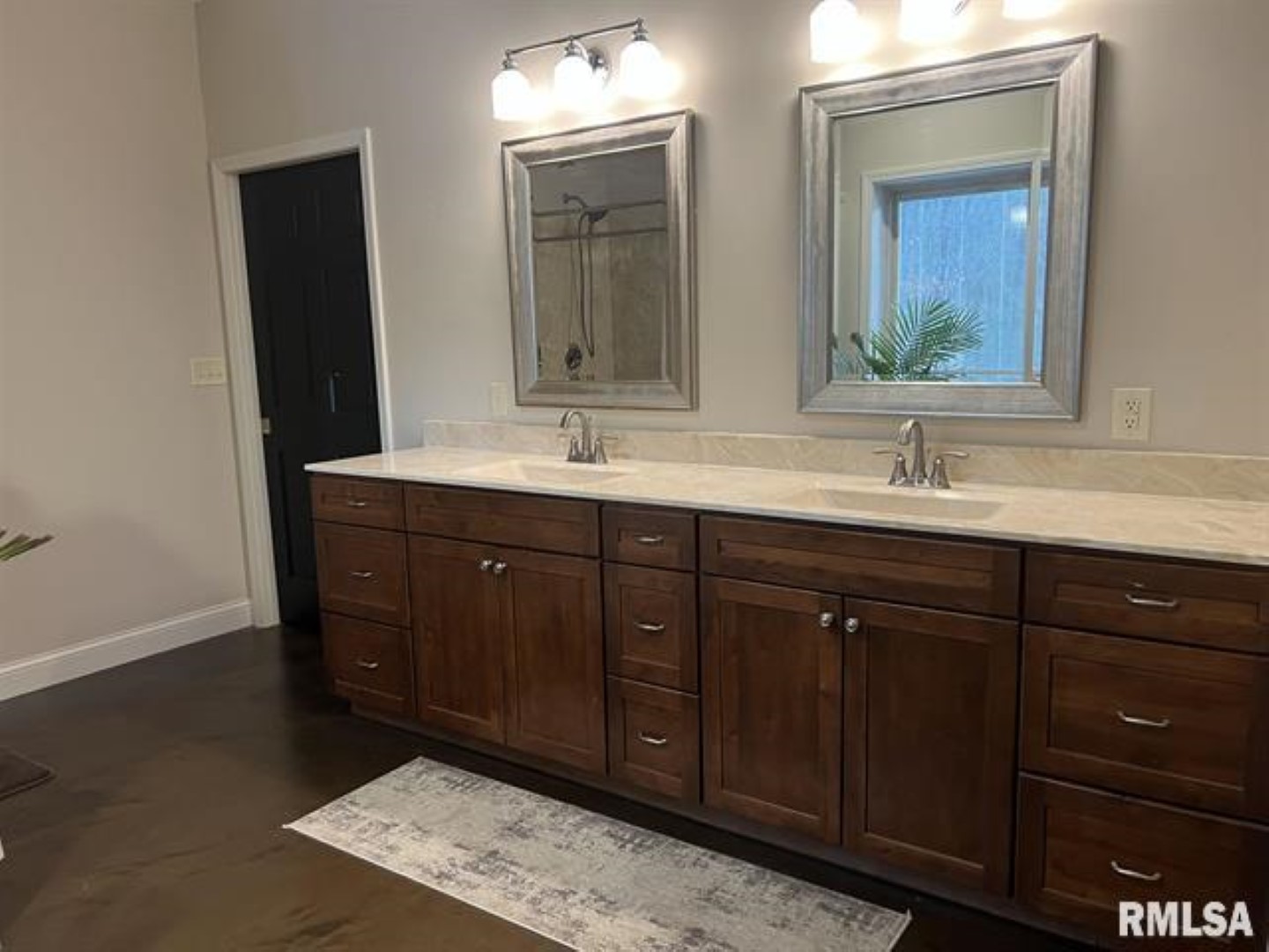 Cobden, Illinois, 62920, United States, 2 Bedrooms Bedrooms, ,2 BathroomsBathrooms,Residential,For Sale,2009270