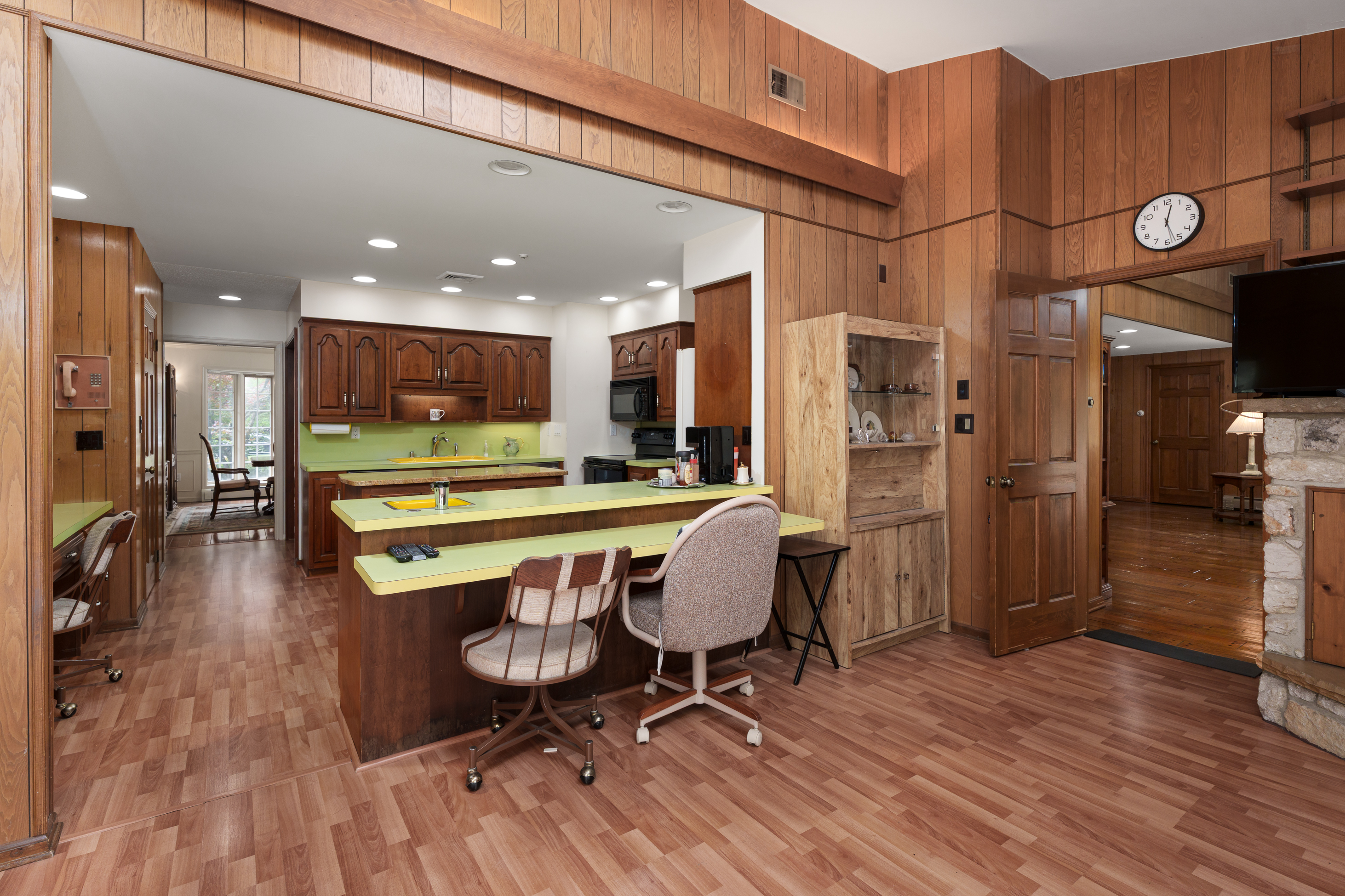 Ahead-of-Its-Time Design, Builder-Crafted Home with Elevator & First Floor Suite - 物件實景