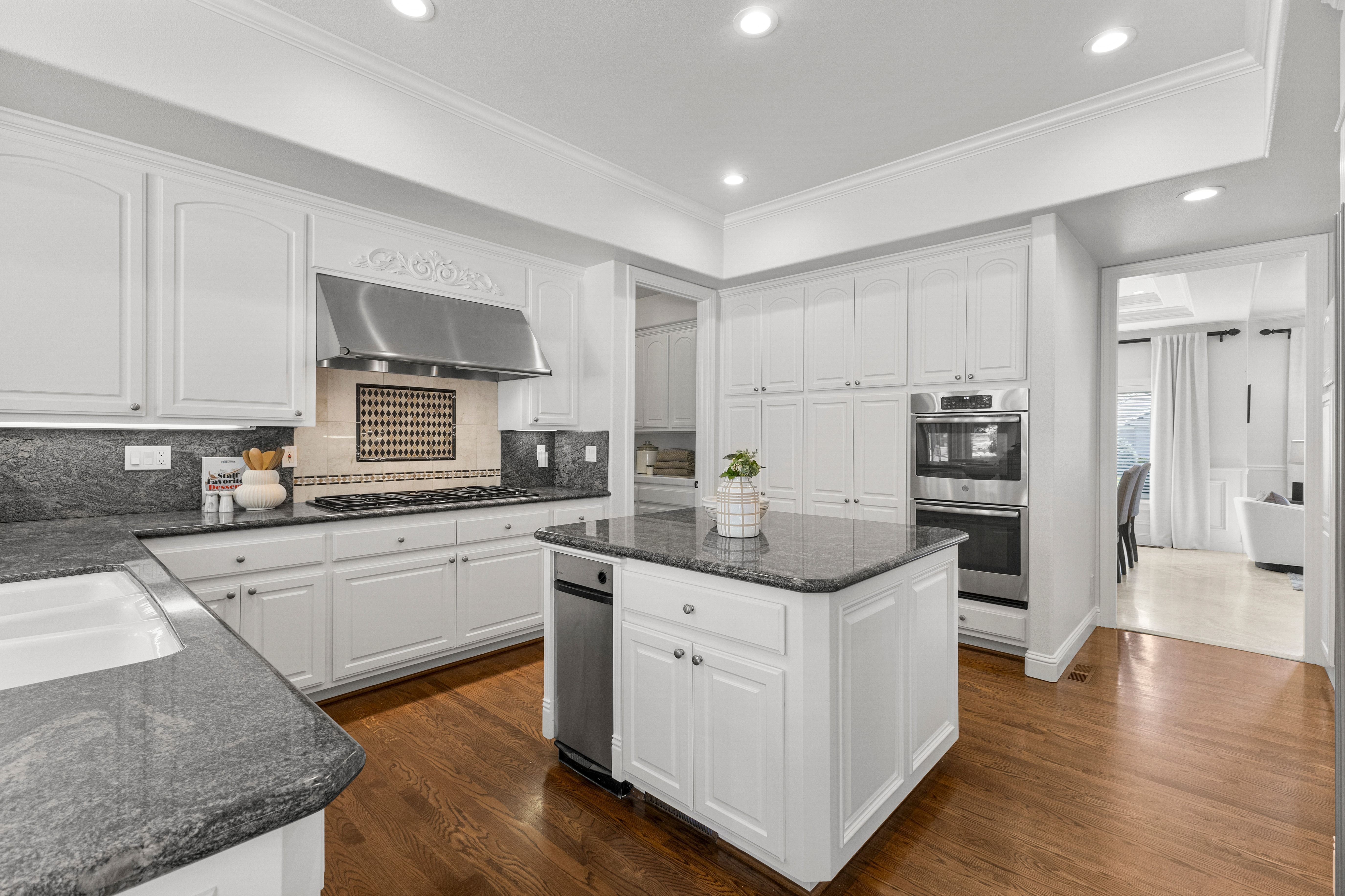  Exceptional Northridge Estates Home on Expansive Private Lot - 物件實景