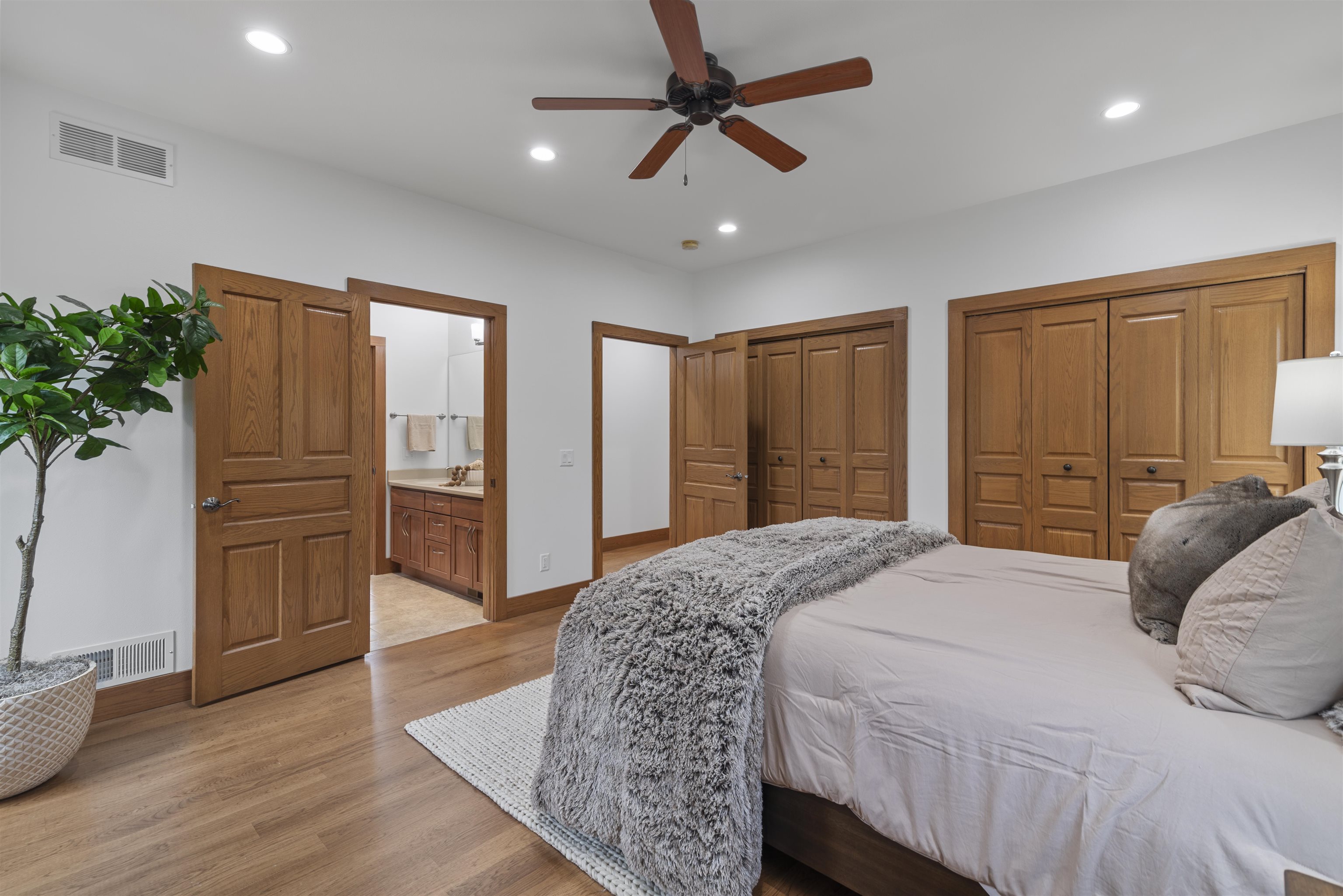 Avoca, Wisconsin, 53506, United States, 3 Bedrooms Bedrooms, ,4 BathroomsBathrooms,Residential,For Sale,1895039