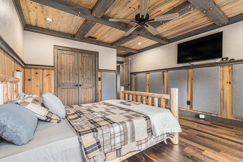 Ellijay, Georgia, 30540, United States, 5 Bedrooms Bedrooms, ,5 BathroomsBathrooms,Residential,For Sale,1952565