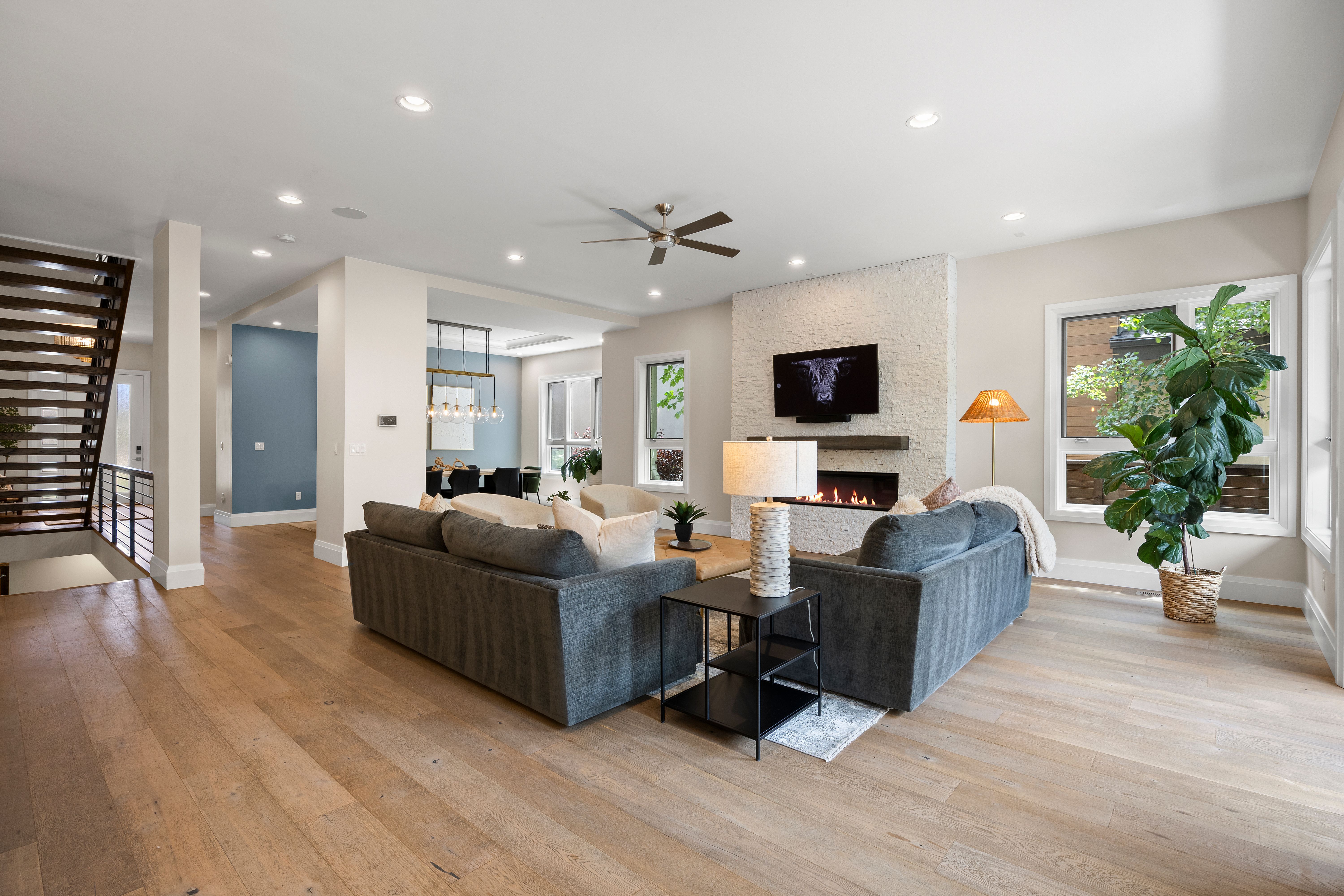  Exceptional Contemporary Move-In Ready Designed For Modern Living - 物件實景