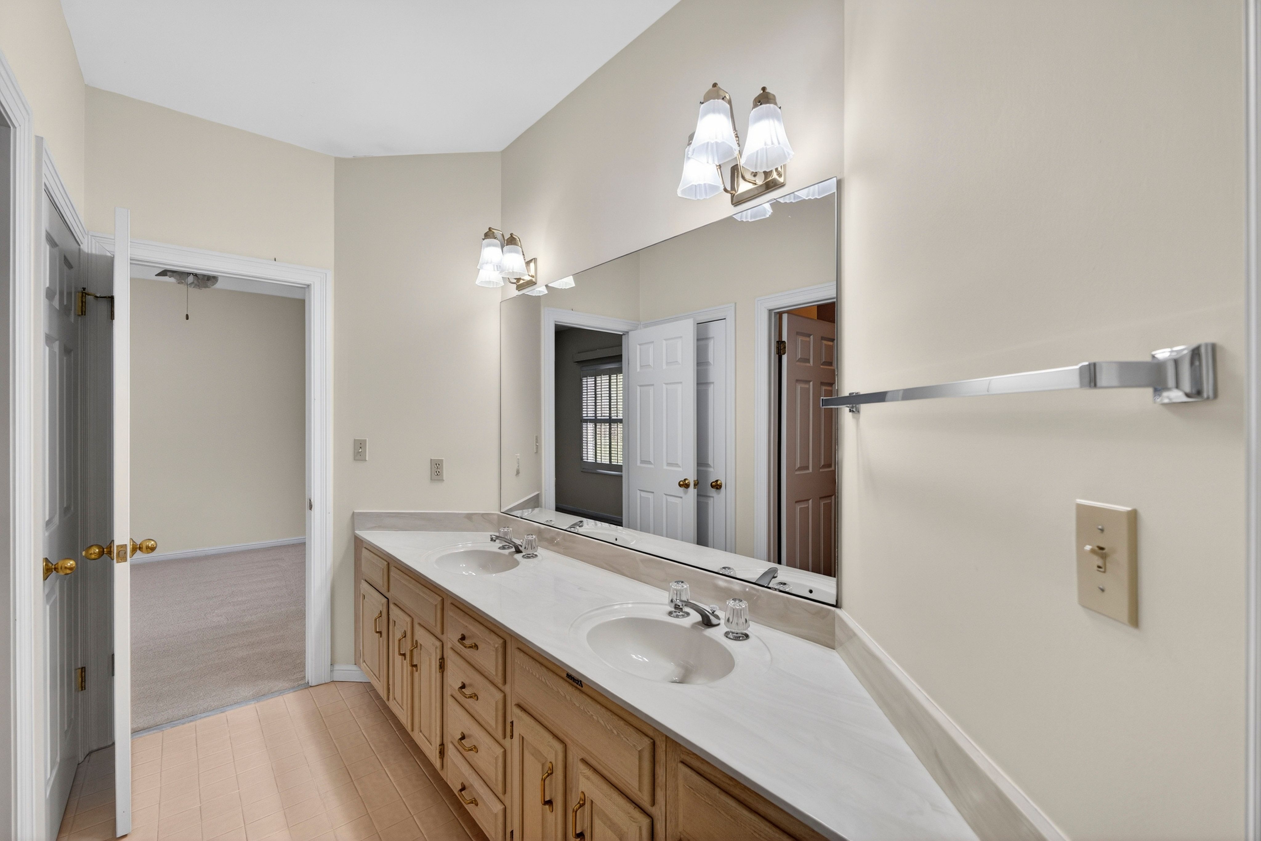  Tucked within the serene, tree-lined enclave of The Forest Subdivision - 物件實景