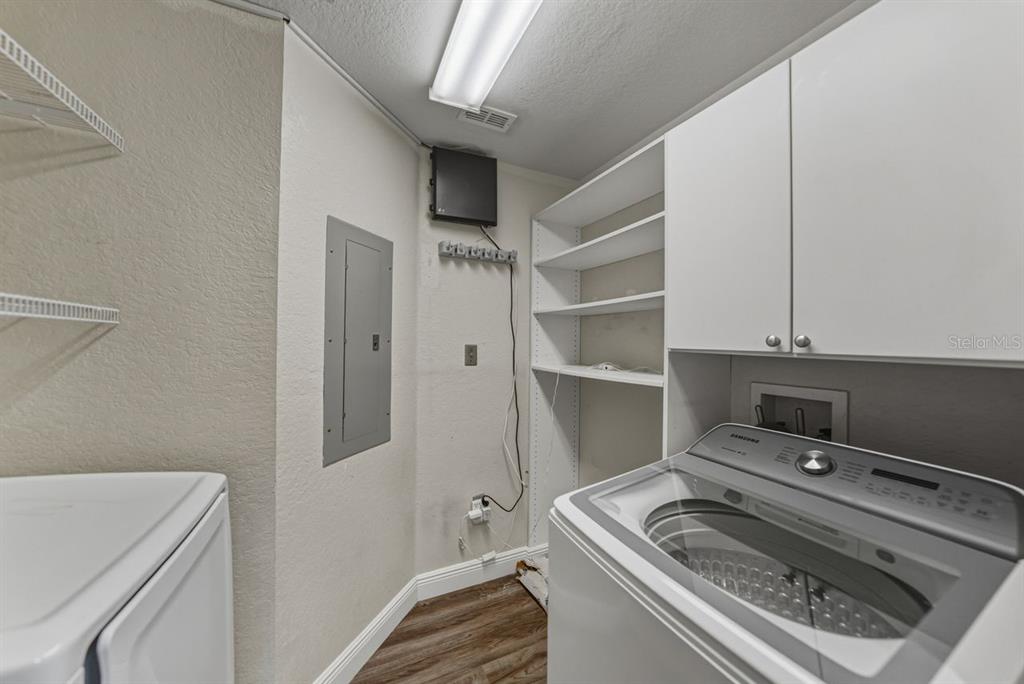 Tampa, Florida, 33602, United States, 2 Bedrooms Bedrooms, ,2 BathroomsBathrooms,Residential,For Sale,2002253