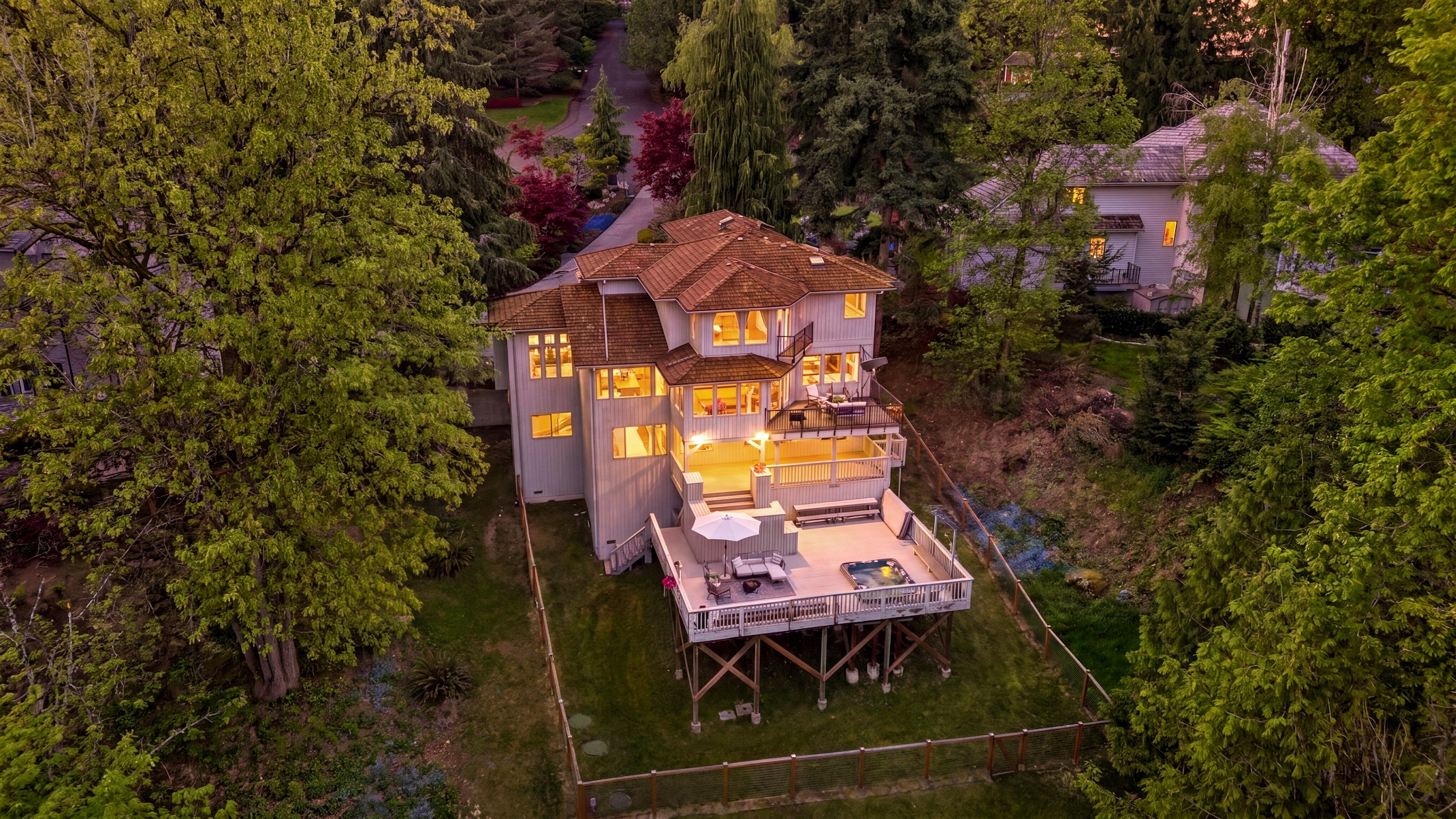 Custom Built in South Firs - 物件實景