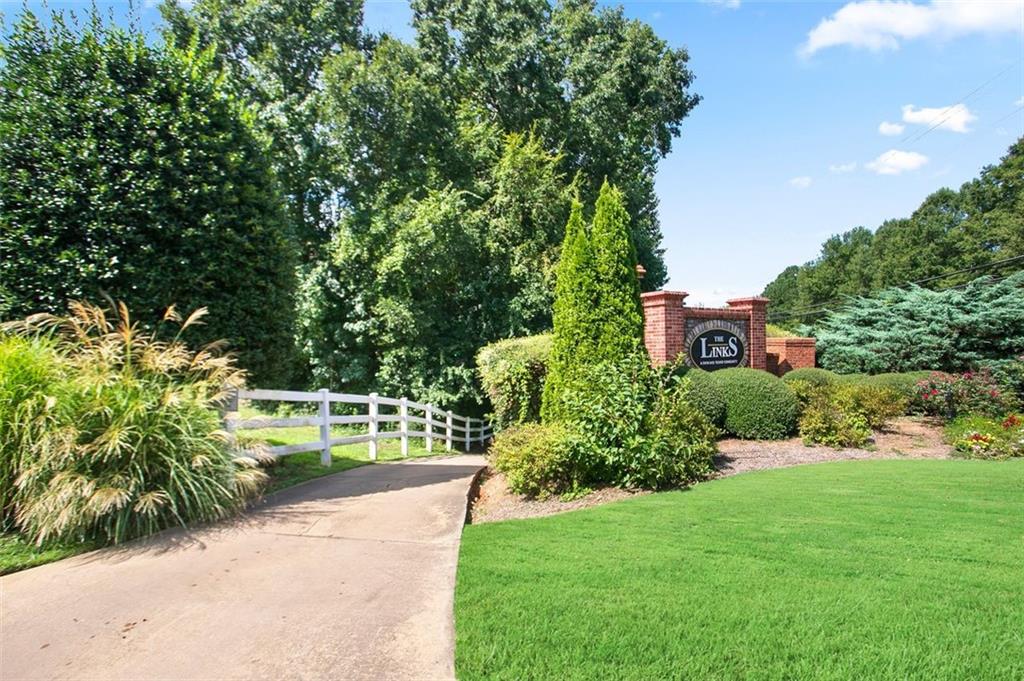 Covington, Georgia, 30014, United States, 5 Bedrooms Bedrooms, ,5 BathroomsBathrooms,Residential,For Sale,2003102