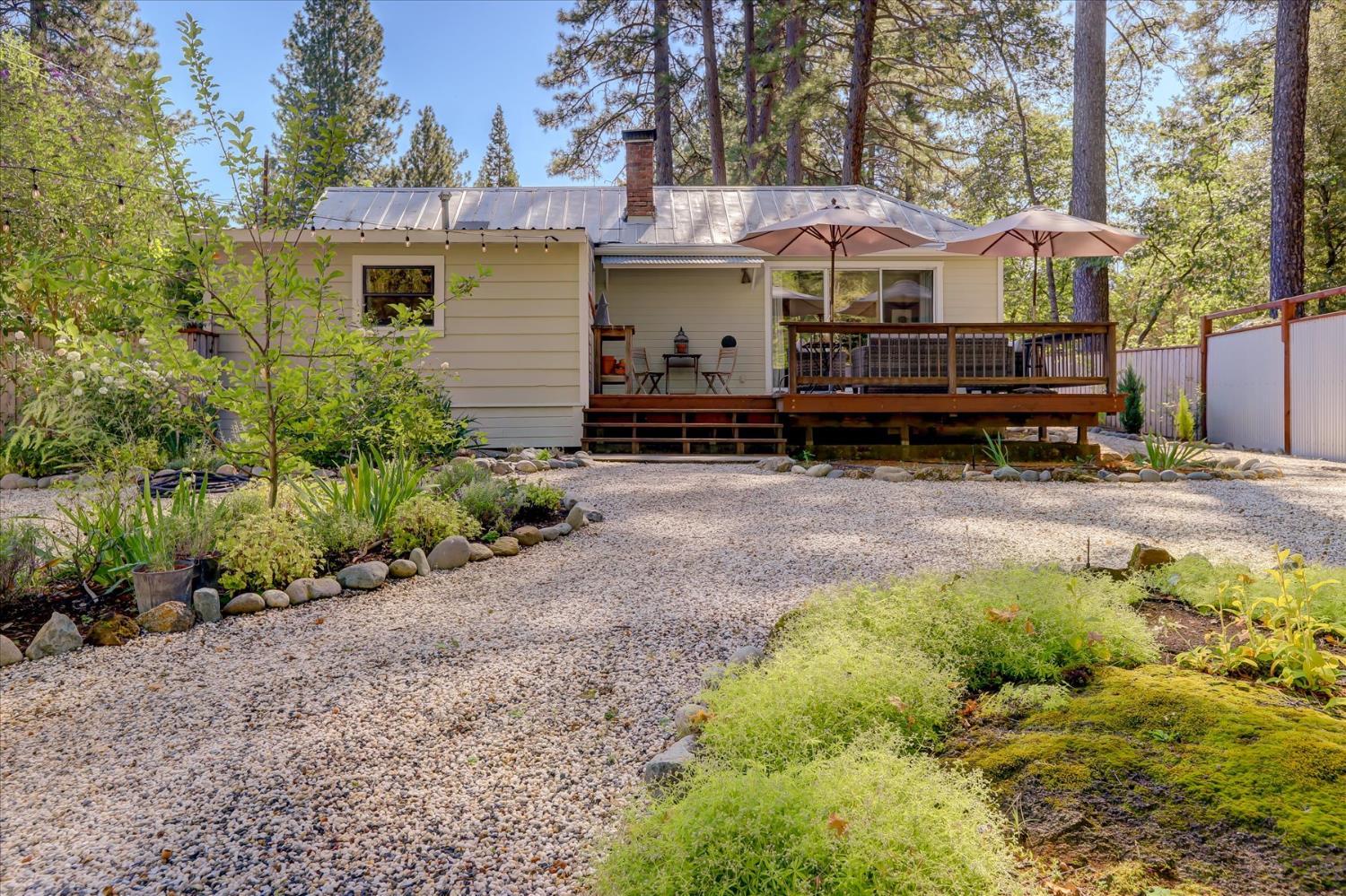 Nevada City, California, 95959, United States, 2 Bedrooms Bedrooms, ,1 BathroomBathrooms,Residential,For Sale,1982930