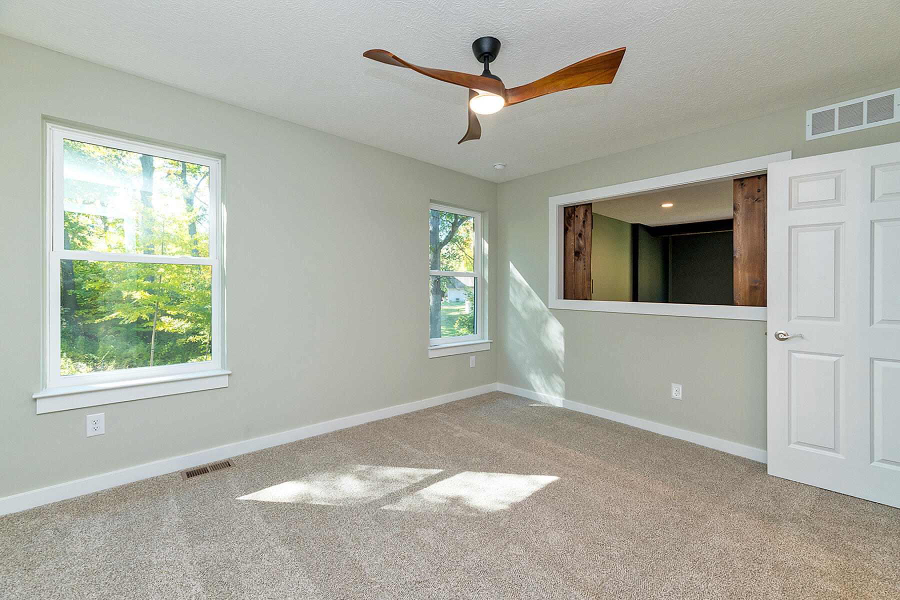 Grass Lake, Michigan, 49240, United States, 2 Bedrooms Bedrooms, ,2 BathroomsBathrooms,Residential,For Sale,2009082