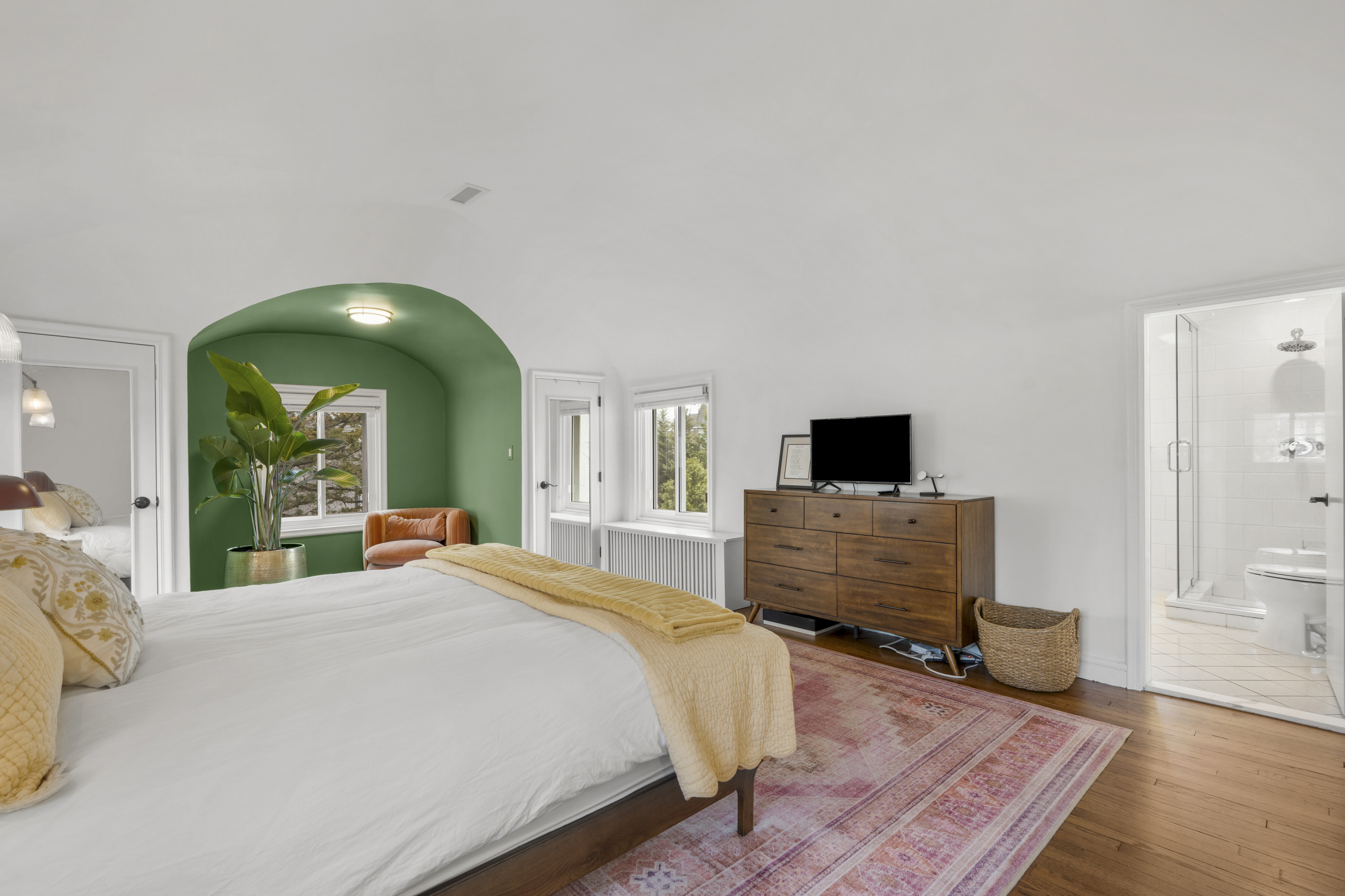  Classic Larchmont Tudor - 物件實景