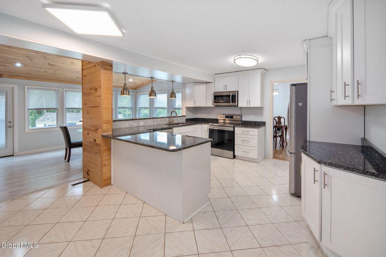 Guilderland, New York, 12303, United States, 4 Bedrooms Bedrooms, ,3 BathroomsBathrooms,Residential,For Sale,1891767