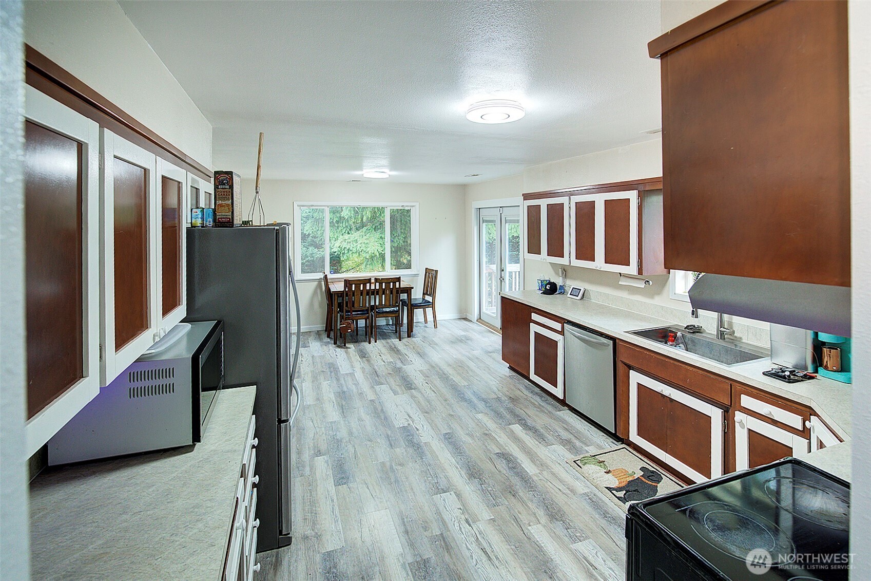 Federal Way, Washington, 98023, United States, 3 Bedrooms Bedrooms, ,3 BathroomsBathrooms,Residential,For Sale,2003316