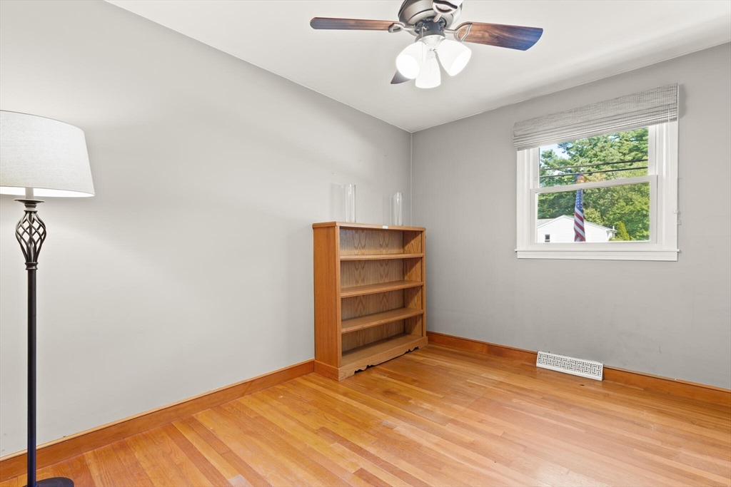 Mansfield, Massachusetts, 02048, United States, 3 Bedrooms Bedrooms, ,1 BathroomBathrooms,Residential,For Sale,1926255