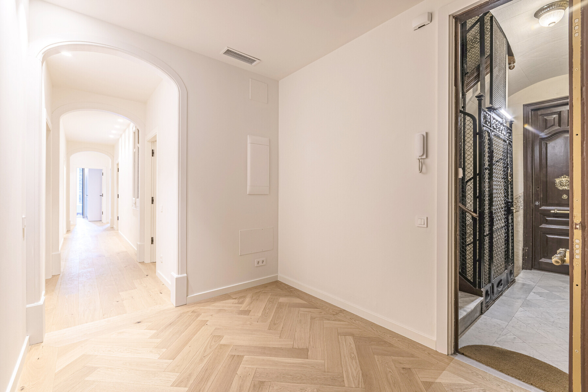  Elegant refurbished 5 bedroom apartment with terrace in Galvany - 物件實景