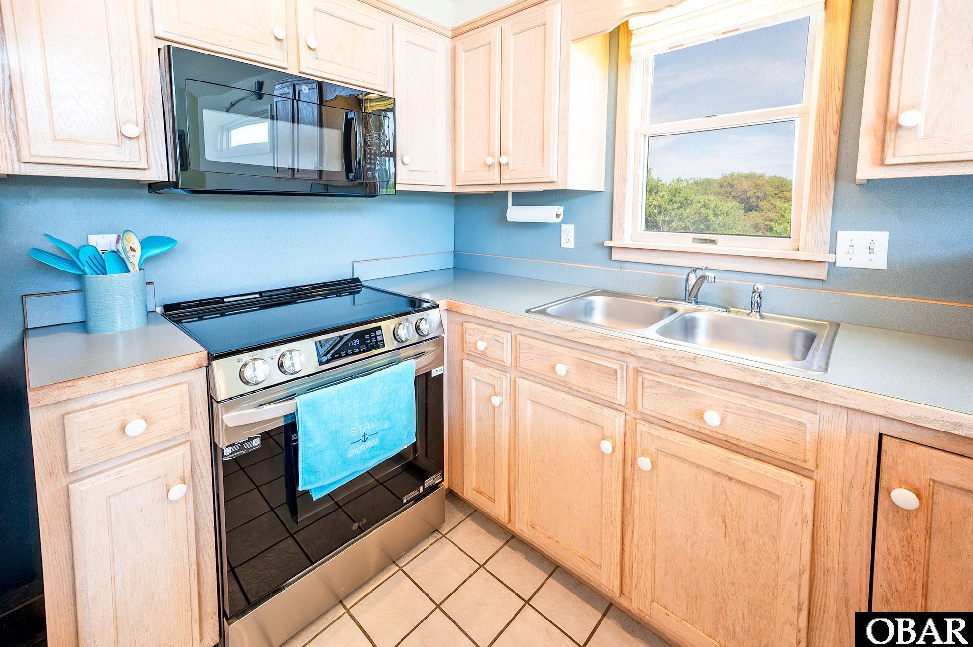 Corolla, North Carolina, 27927, United States, 4 Bedrooms Bedrooms, ,3 BathroomsBathrooms,Residential,For Sale,1793956