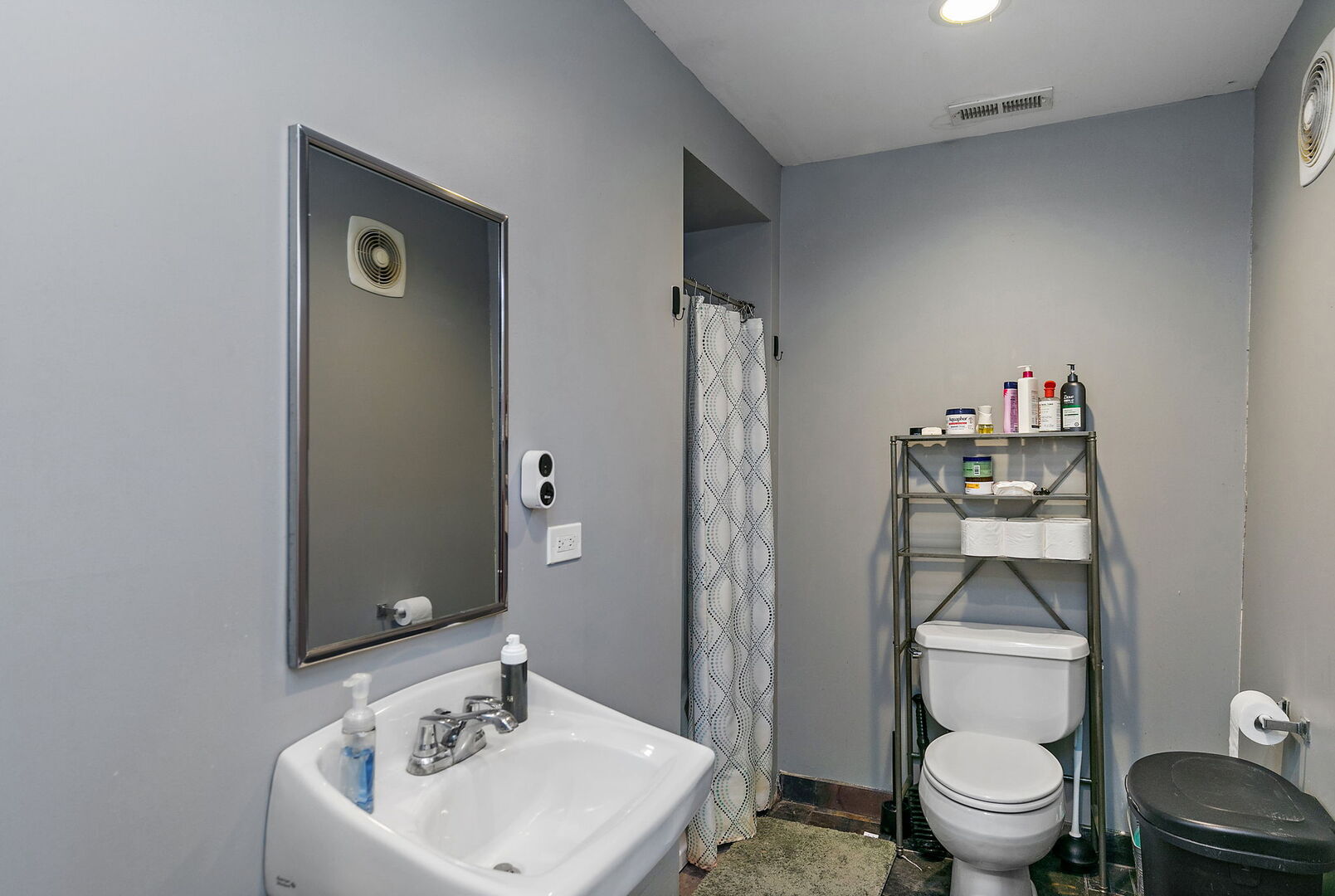 Mundelein, Illinois, 60060, United States, 2 Bedrooms Bedrooms, ,3 BathroomsBathrooms,Residential,For Sale,2010290