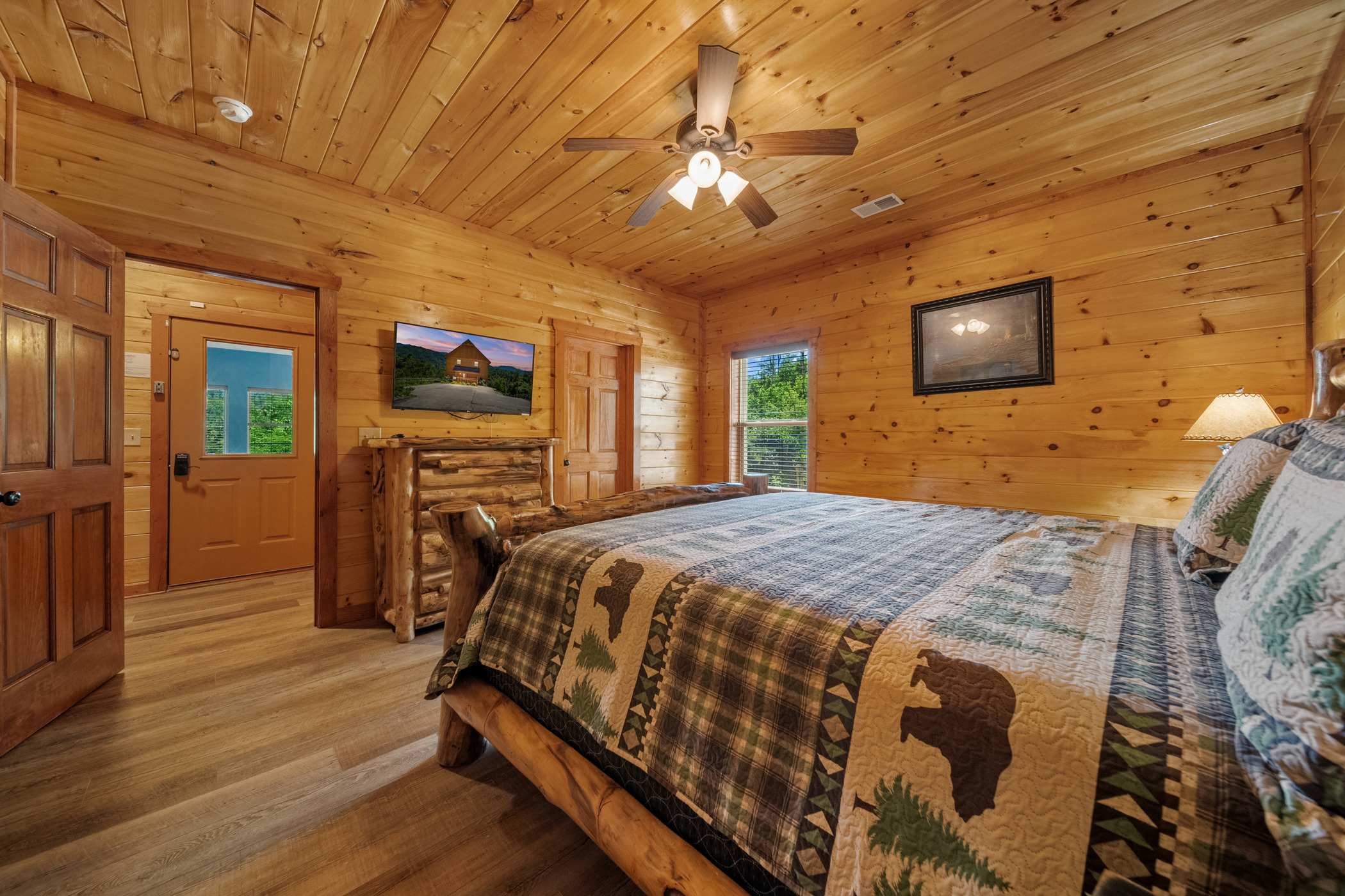 Gatlinburg, Tennessee, 37738, United States, 5 Bedrooms Bedrooms, ,6 BathroomsBathrooms,Residential,For Sale,1914127