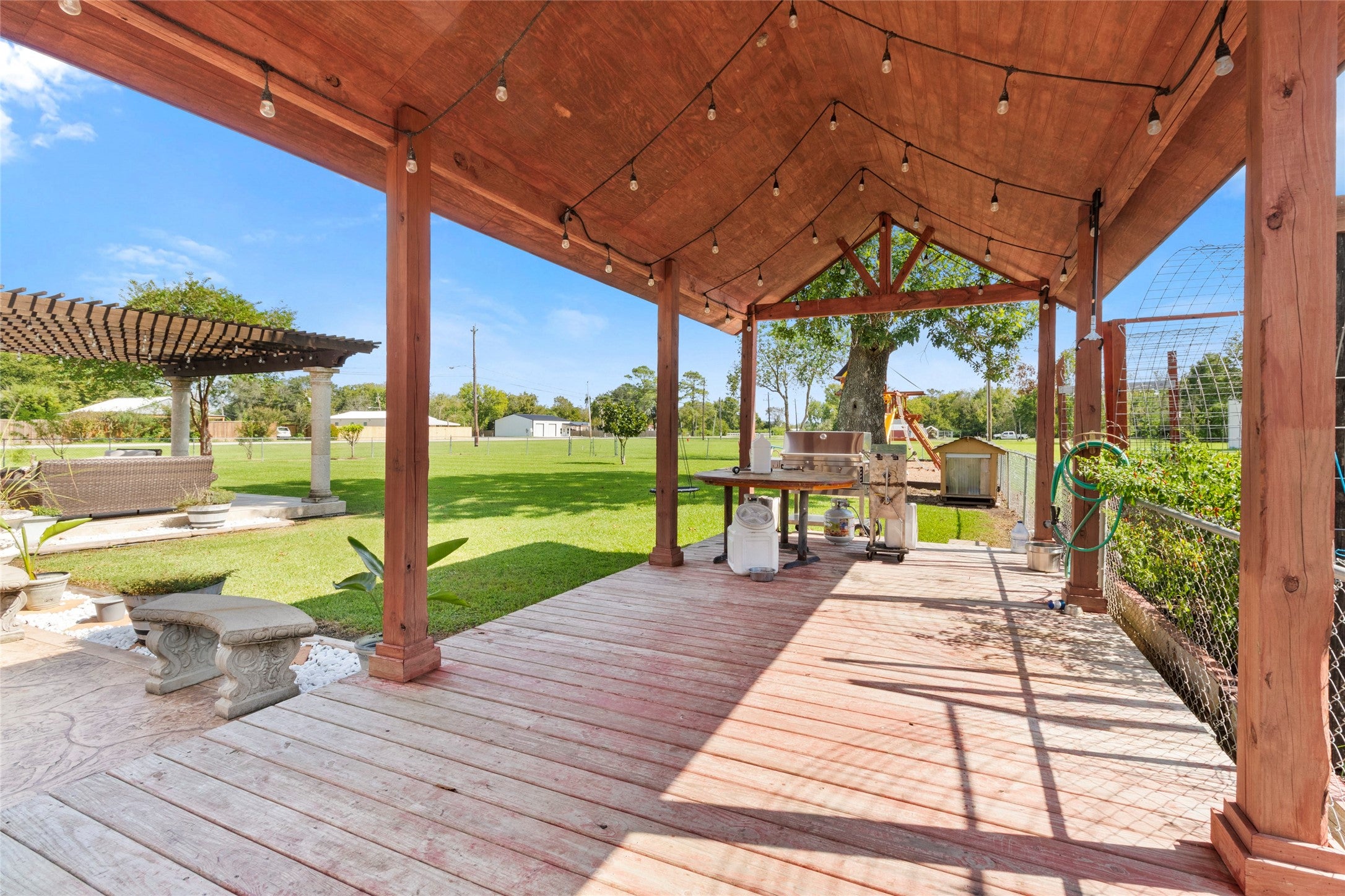 Liverpool, Texas, 77577, United States, 3 Bedrooms Bedrooms, ,2 BathroomsBathrooms,Residential,For Sale,2008192