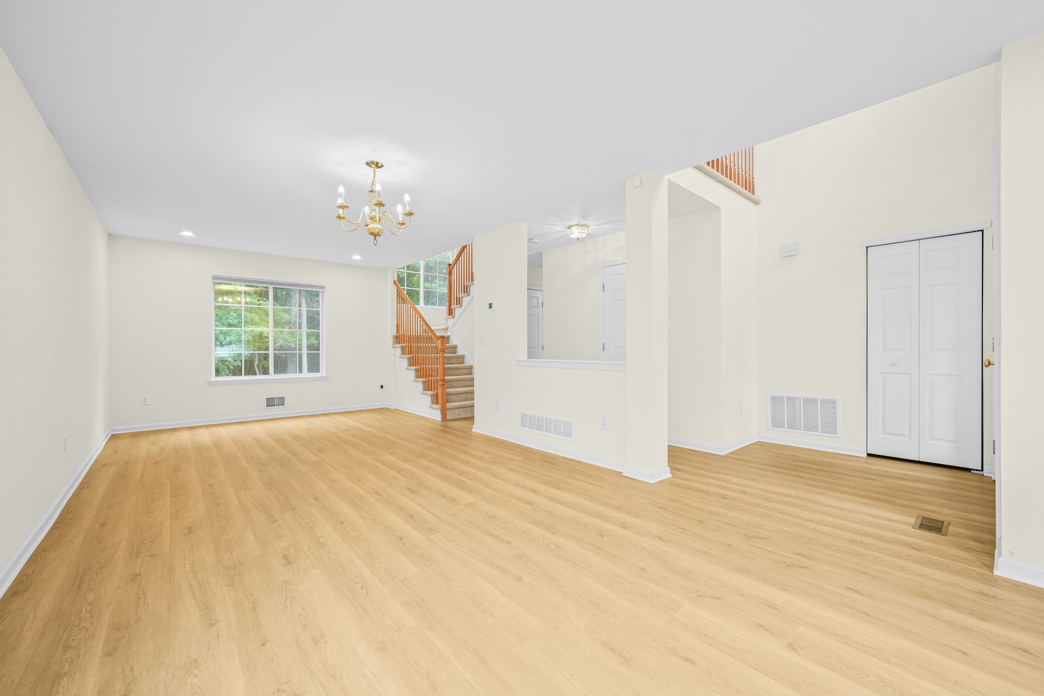 Mount Olive Township, New Jersey, 07828, United States, 4 Bedrooms Bedrooms, ,3 BathroomsBathrooms,Residential,For Sale,1976340