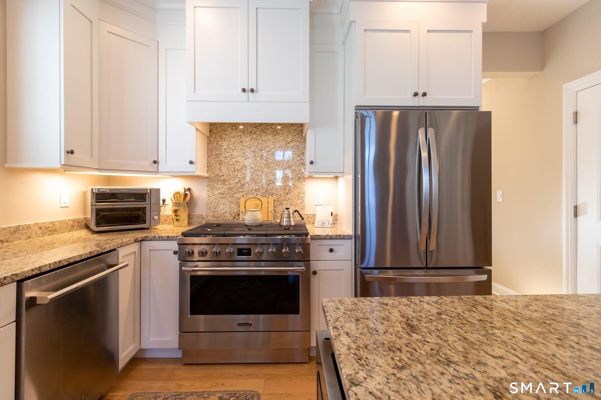 Cheshire, Connecticut, 06410, United States, 3 Bedrooms Bedrooms, ,3 BathroomsBathrooms,Residential,For Sale,2005318