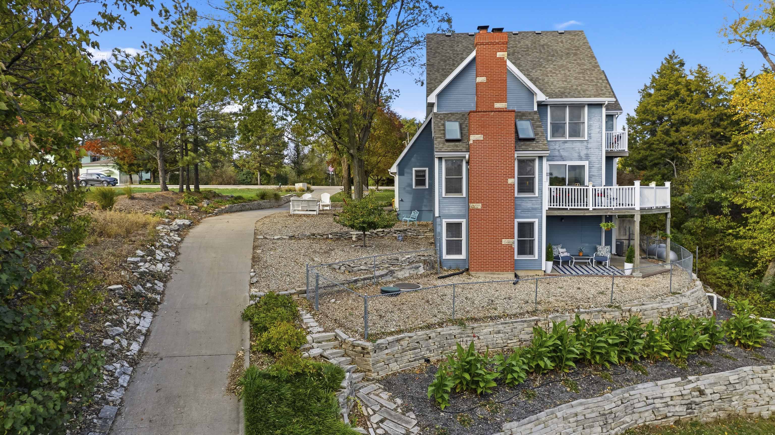 Manhattan, Kansas, 66503, United States, 4 Bedrooms Bedrooms, ,4 BathroomsBathrooms,Residential,For Sale,1985204