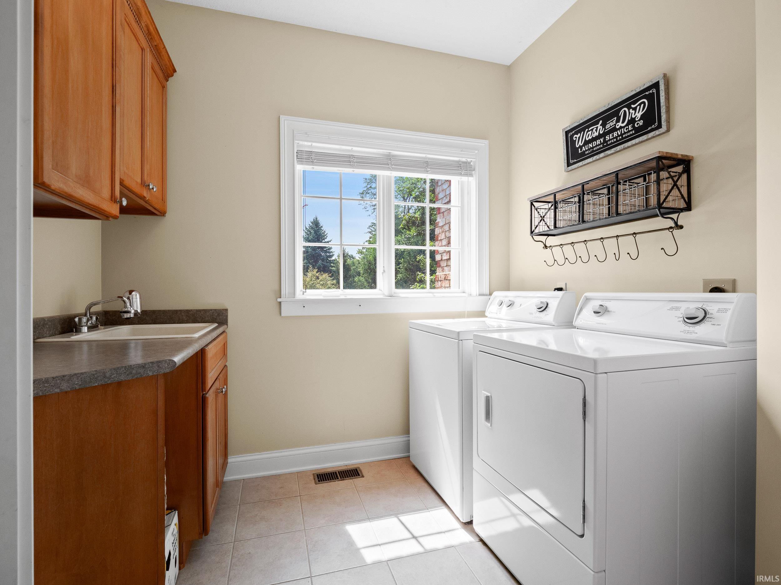 Fort Wayne, Indiana, 46814-9194, United States, 5 Bedrooms Bedrooms, ,4 BathroomsBathrooms,Residential,For Sale,1987073