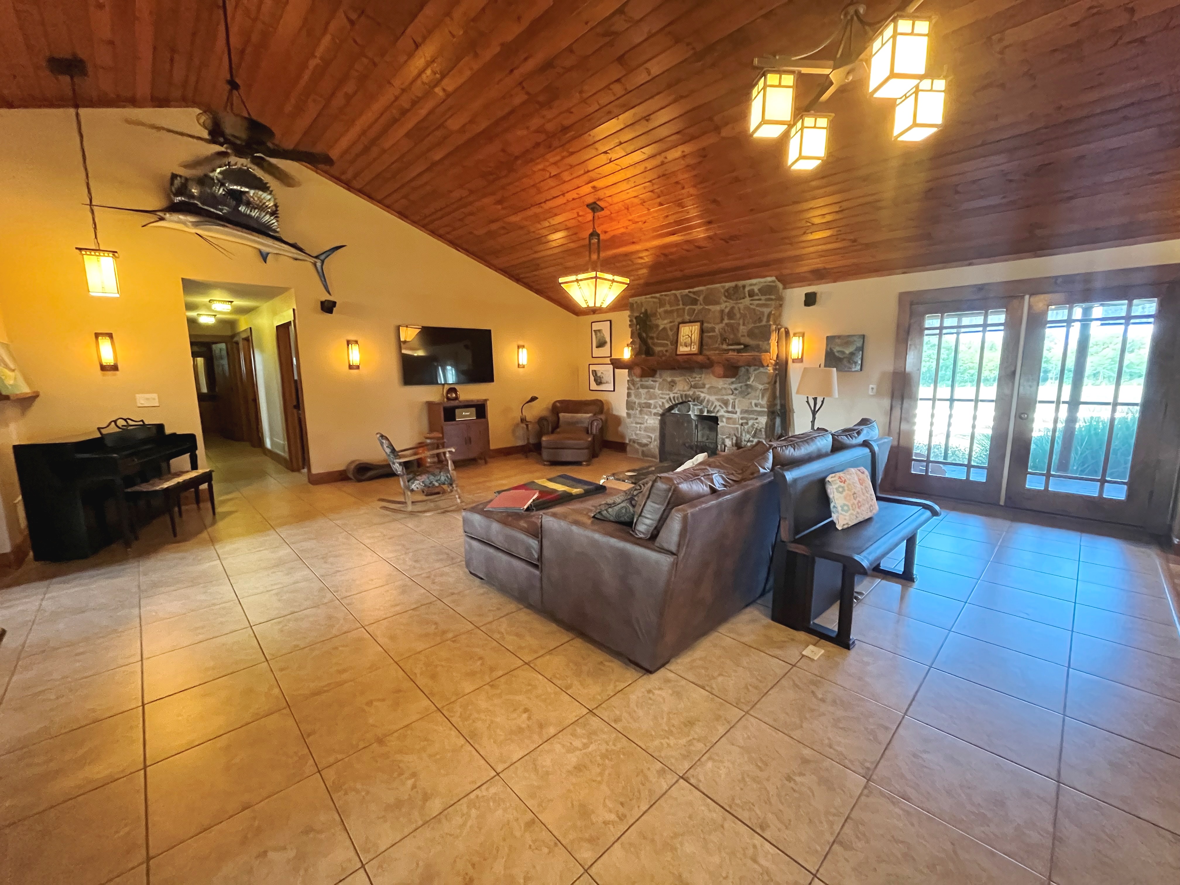 Chillicothe, Missouri, 64601, United States, 3 Bedrooms Bedrooms, ,3 BathroomsBathrooms,Residential,For Sale,1924445