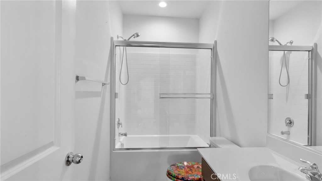 Perris, California, 92571, United States, 5 Bedrooms Bedrooms, ,3 BathroomsBathrooms,Residential,For Sale,1980926