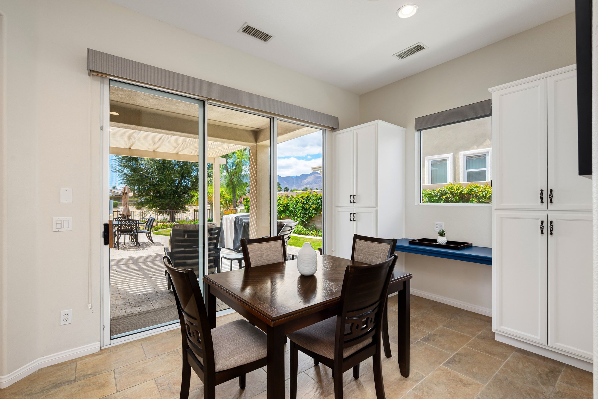  Sunshine, Fairways, Pool, and Mountain Views - 物件實景