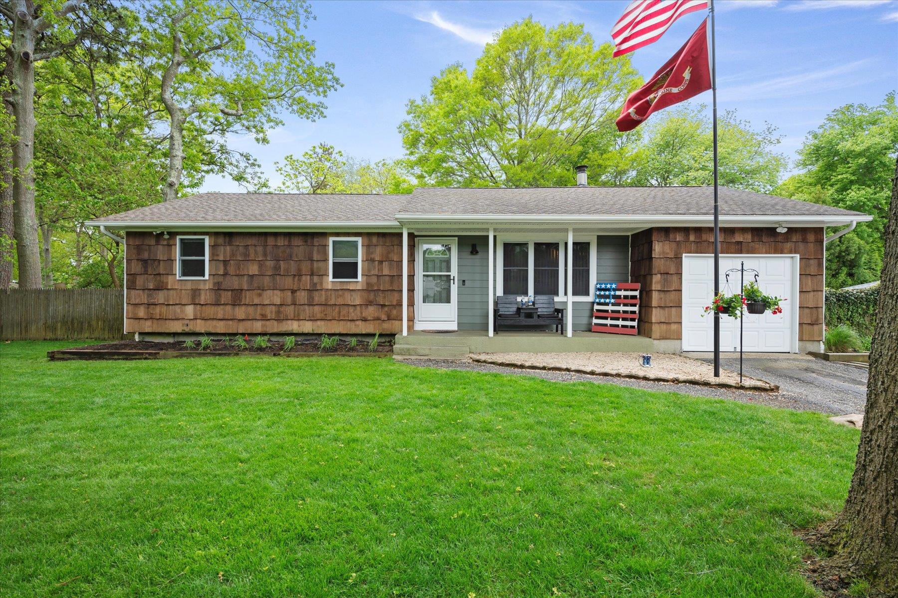 East Moriches, New York, 11940, United States, 3 Bedrooms Bedrooms, ,1 BathroomBathrooms,Residential,For Sale,1837952