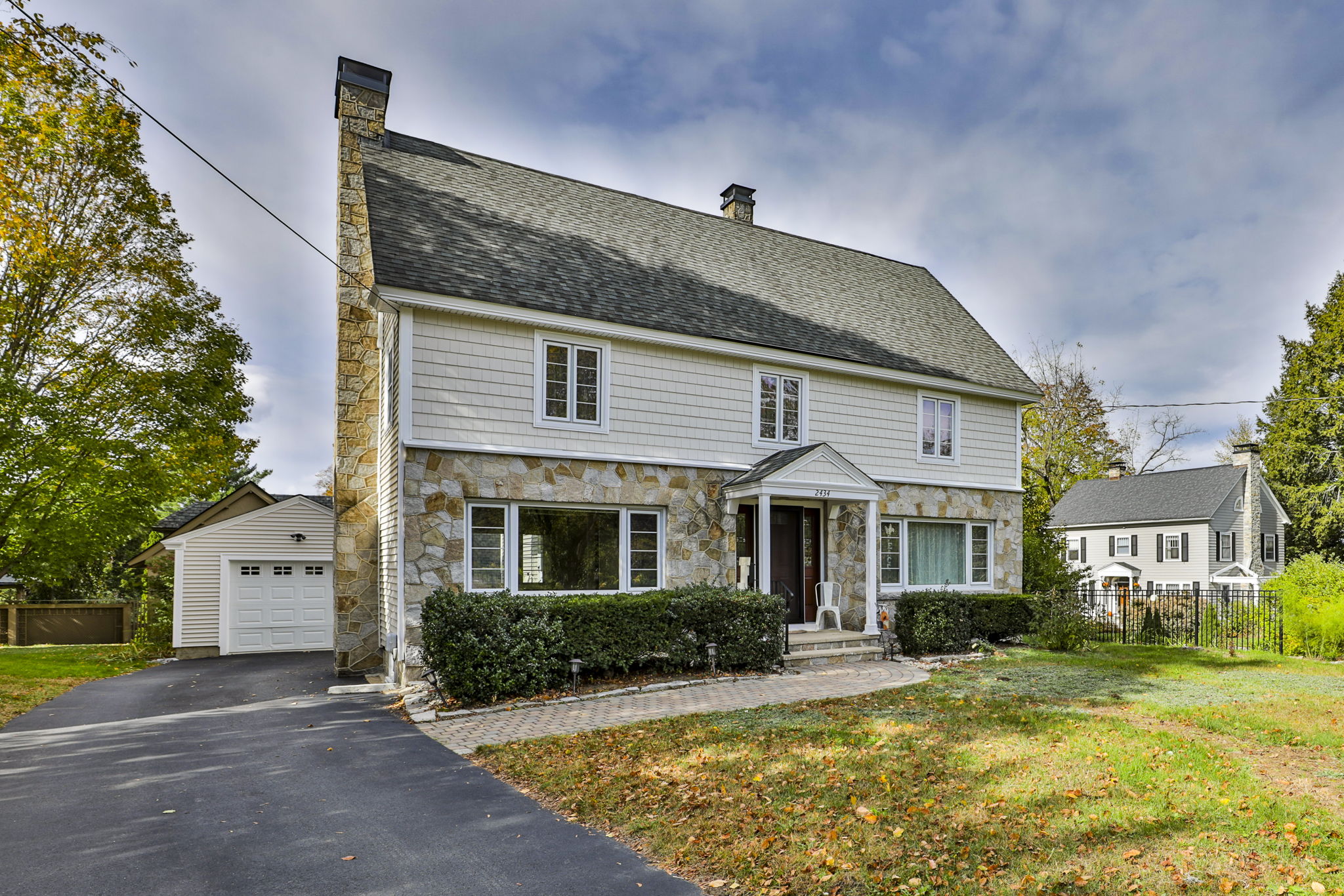 Manchester, New Hampshire, 03104, United States, 3 Bedrooms Bedrooms, ,2 BathroomsBathrooms,Residential,For Sale,1975563