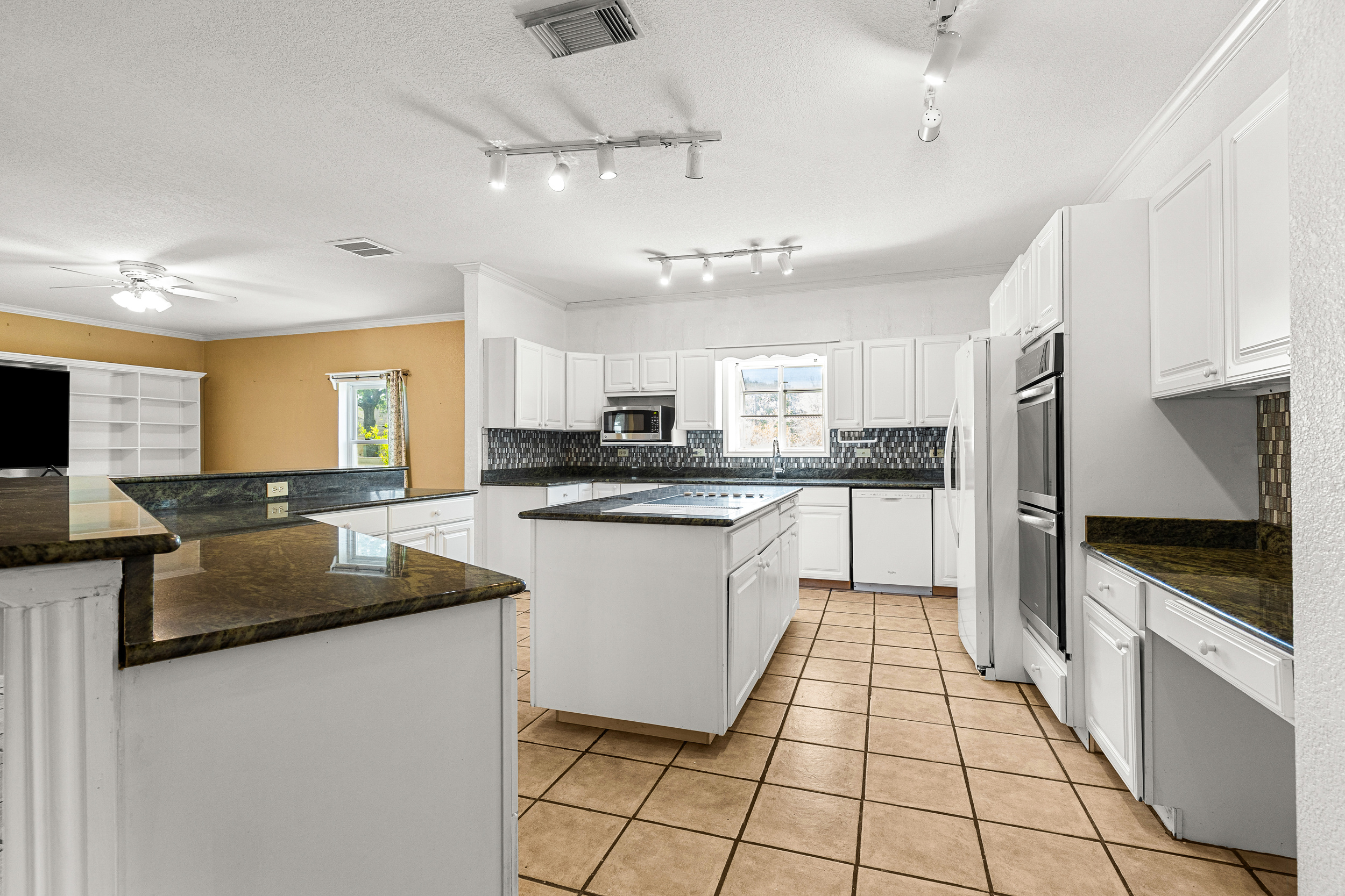 Adkins, Texas, 78101, United States, 4 Bedrooms Bedrooms, ,2 BathroomsBathrooms,Residential,For Sale,1979790