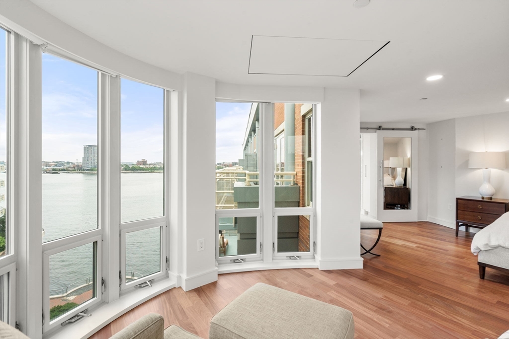 Boston, Massachusetts, 02109, United States, 3 Bedrooms Bedrooms, ,3 BathroomsBathrooms,Residential,For Sale,1990888