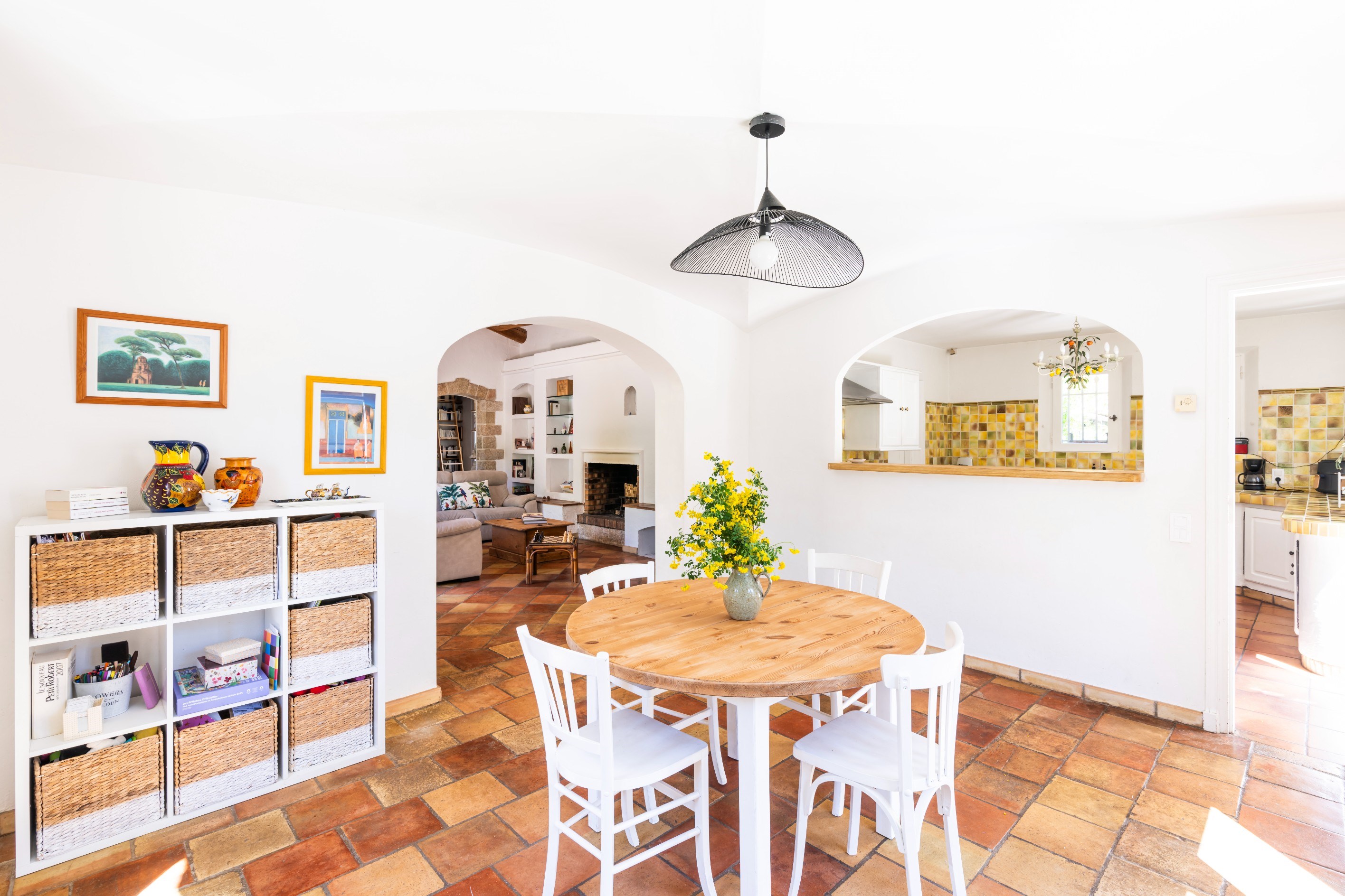  Provençal villa with pool and development potential in Roquefort les Pins near … - 物件實景