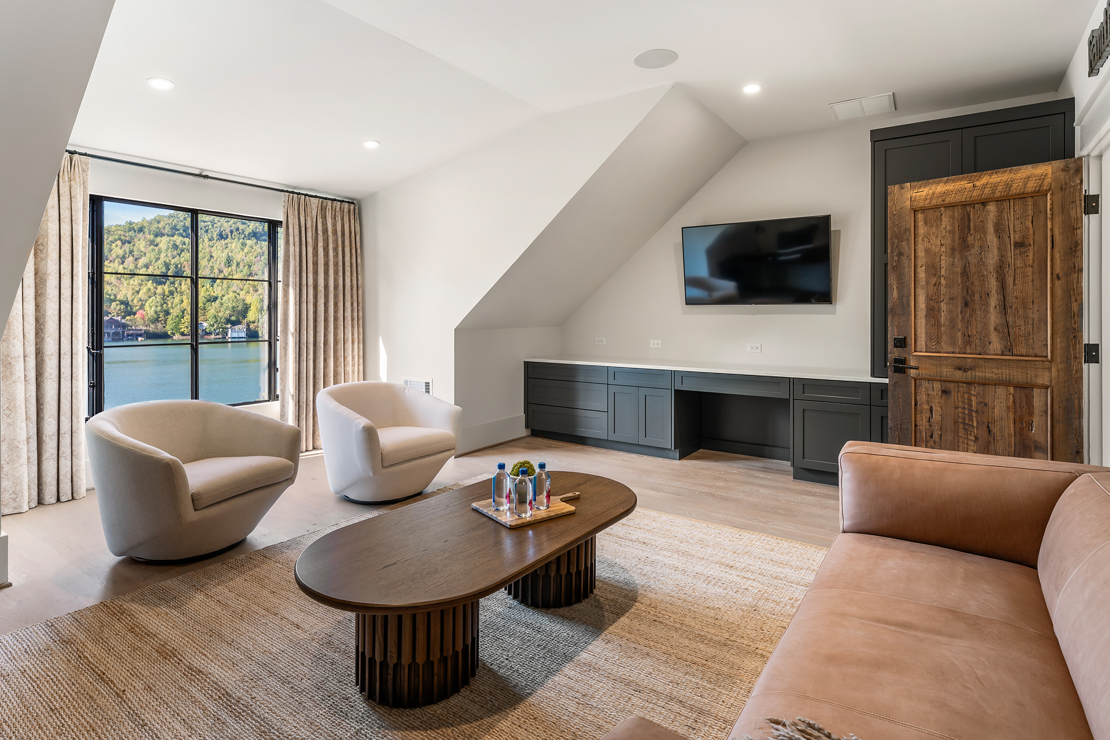  Breathtaking Lake Burton Views from an Exceptional Custom Lakehouse - 物件實景