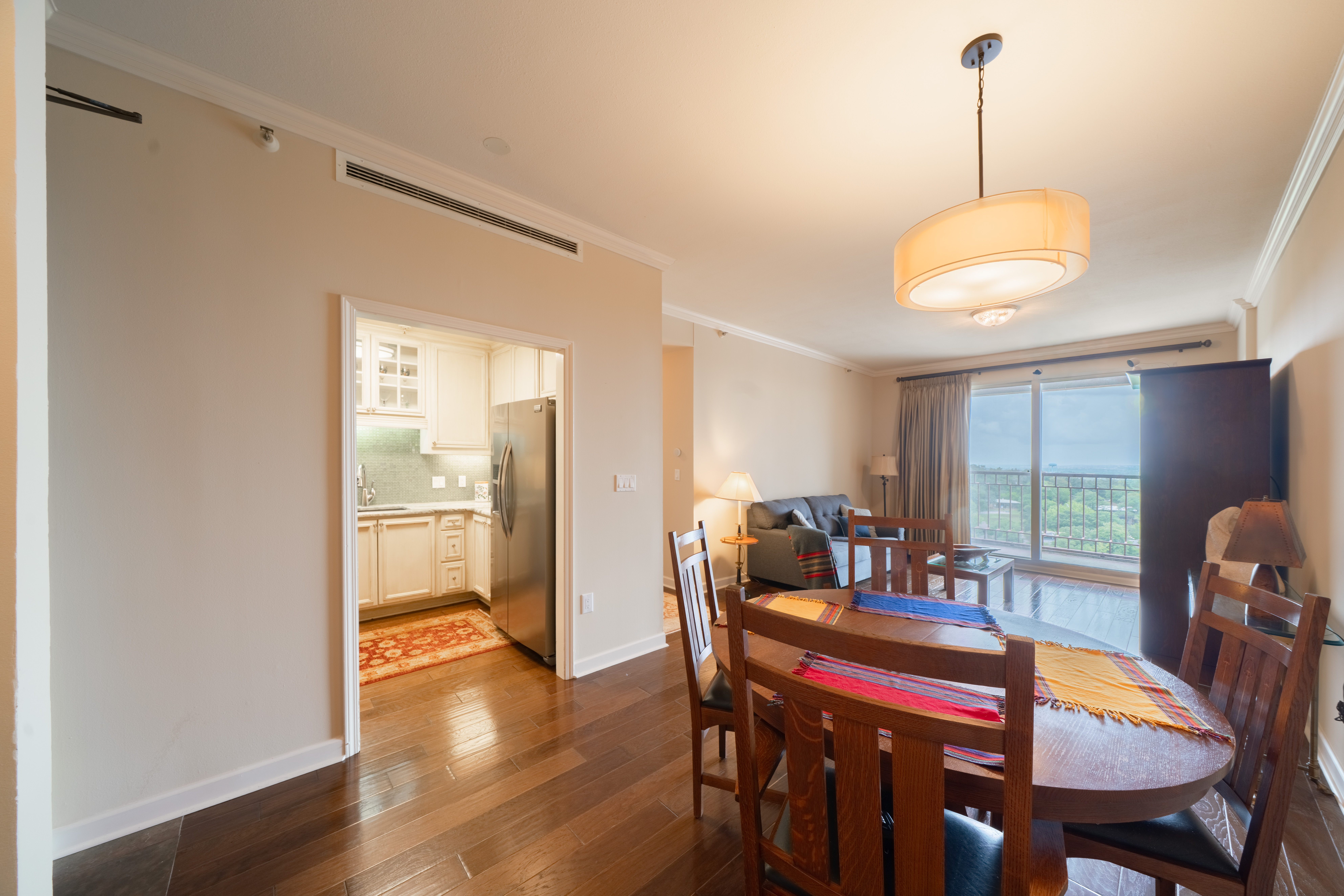  Premier 55+ High-Rise Living - 物件實景